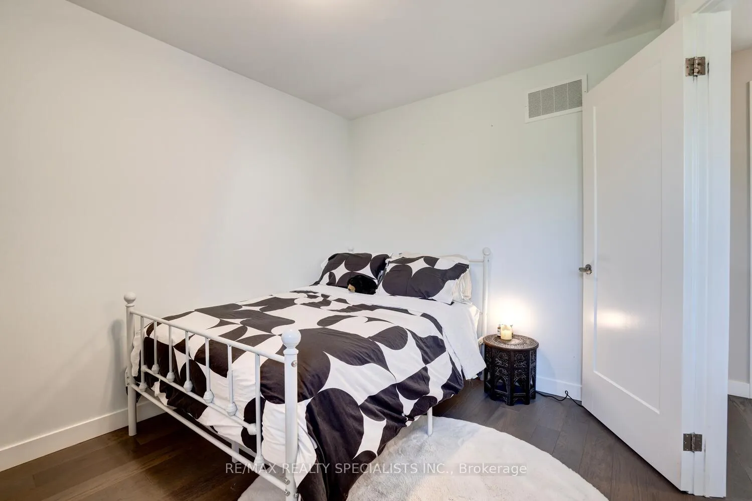 Photo 28 of 94 Glendale Avenue N, Hamilton, Crown Point — HOMEH