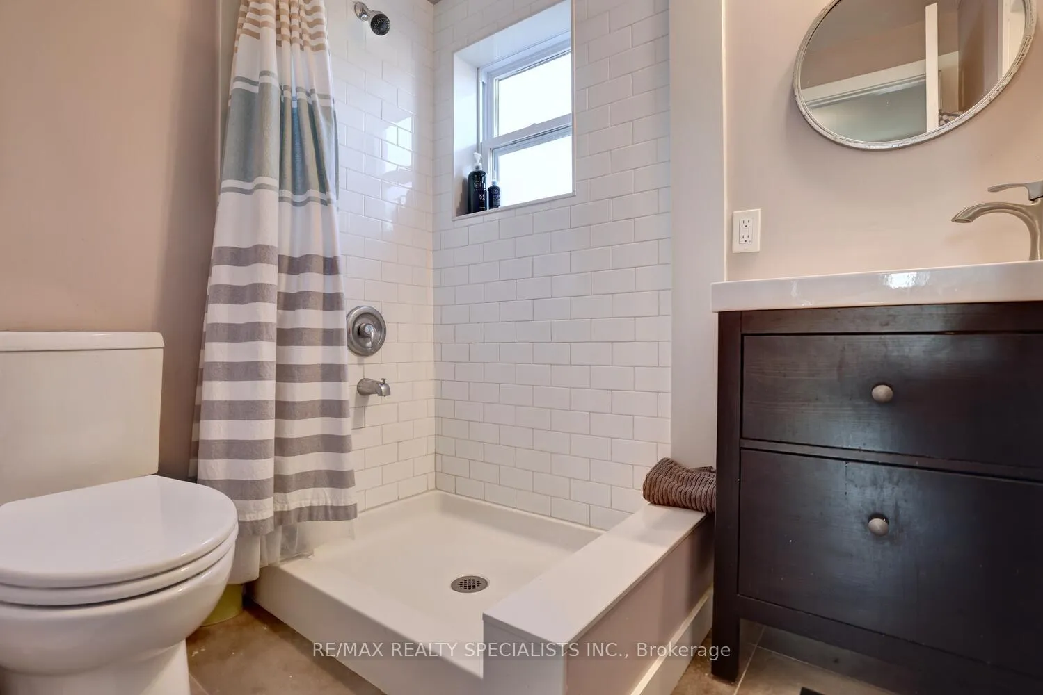Photo 29 of 94 Glendale Avenue N, Hamilton, Crown Point — HOMEH