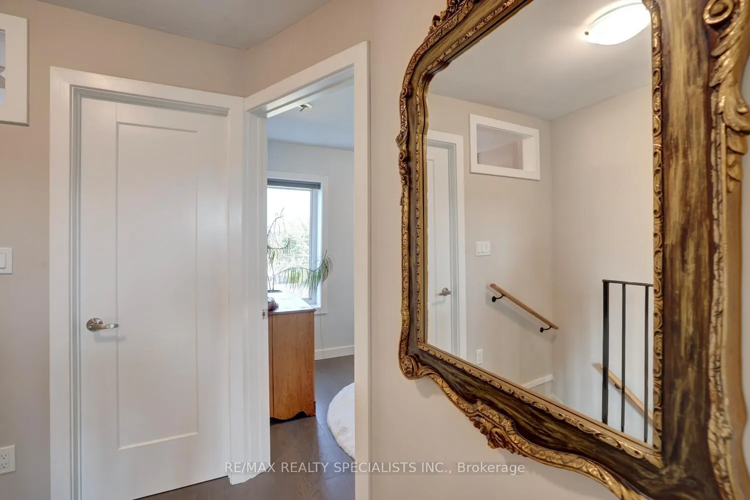 Photo 30 of 94 Glendale Avenue N, Hamilton, Crown Point — HOMEH