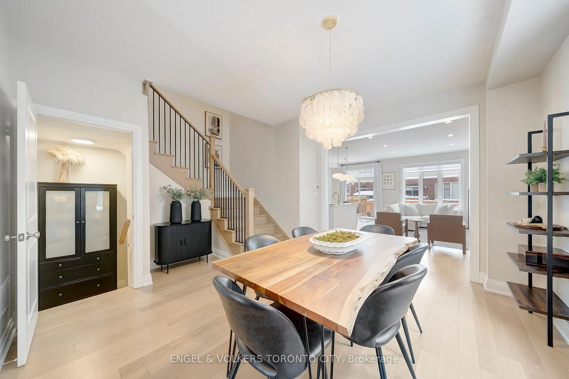 Photo 5 of 30 Clifford Crescent, New Tecumseth, Tottenham — HOMEH