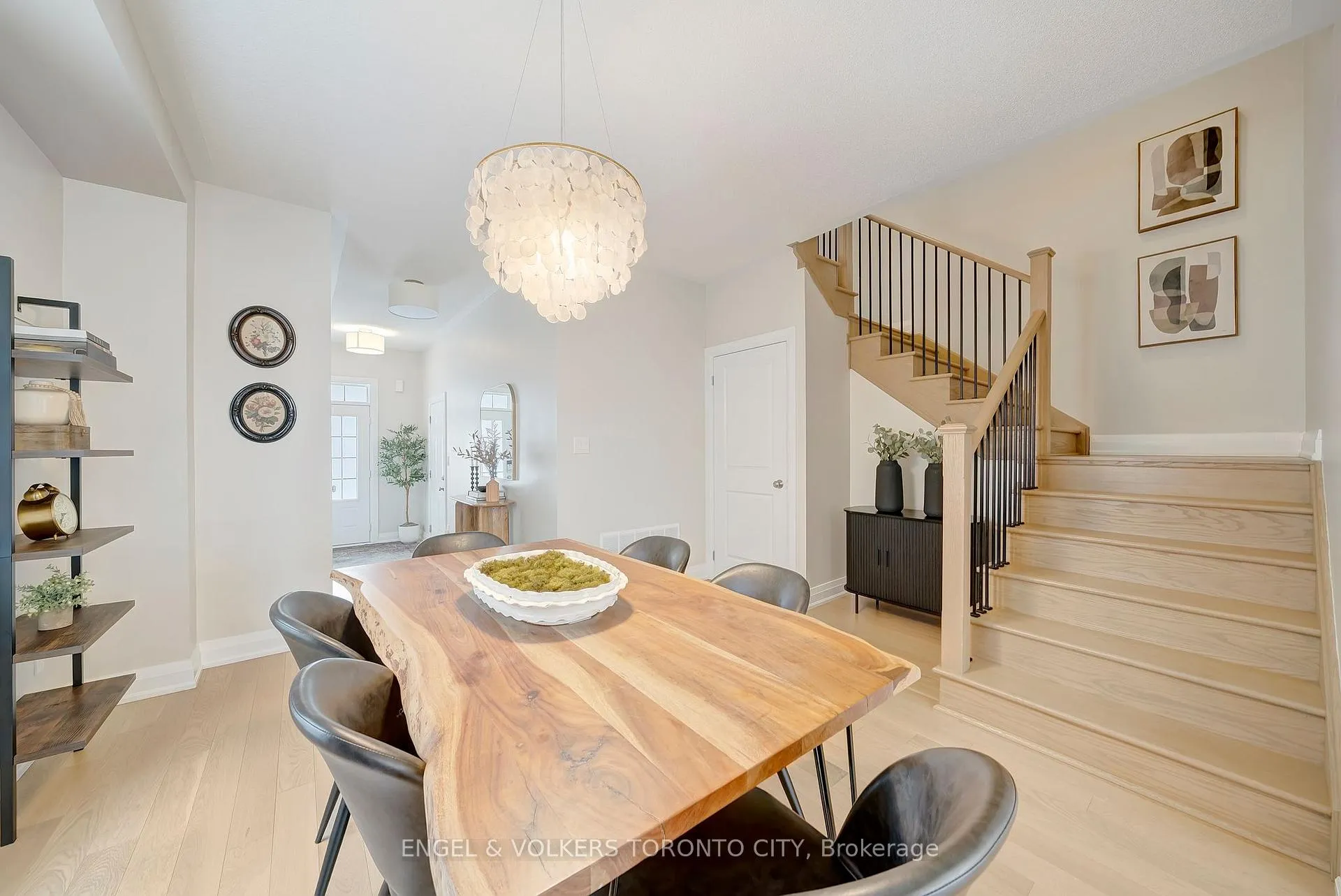 Photo 6 of 30 Clifford Crescent, New Tecumseth, Tottenham — HOMEH