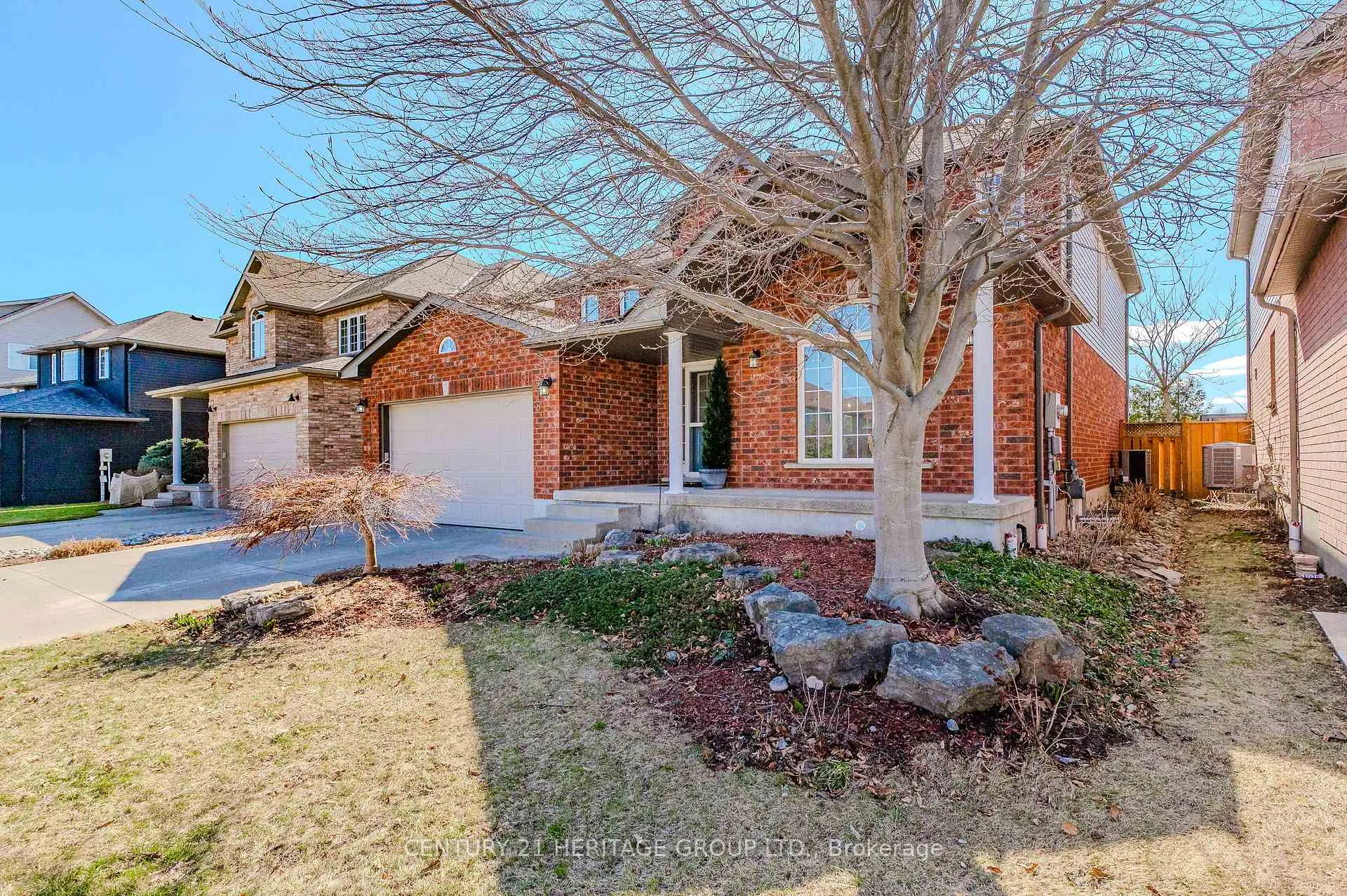 Photo 2 of 218 Hawkswood Drive, Kitchener, Bridgeport — HOMEH