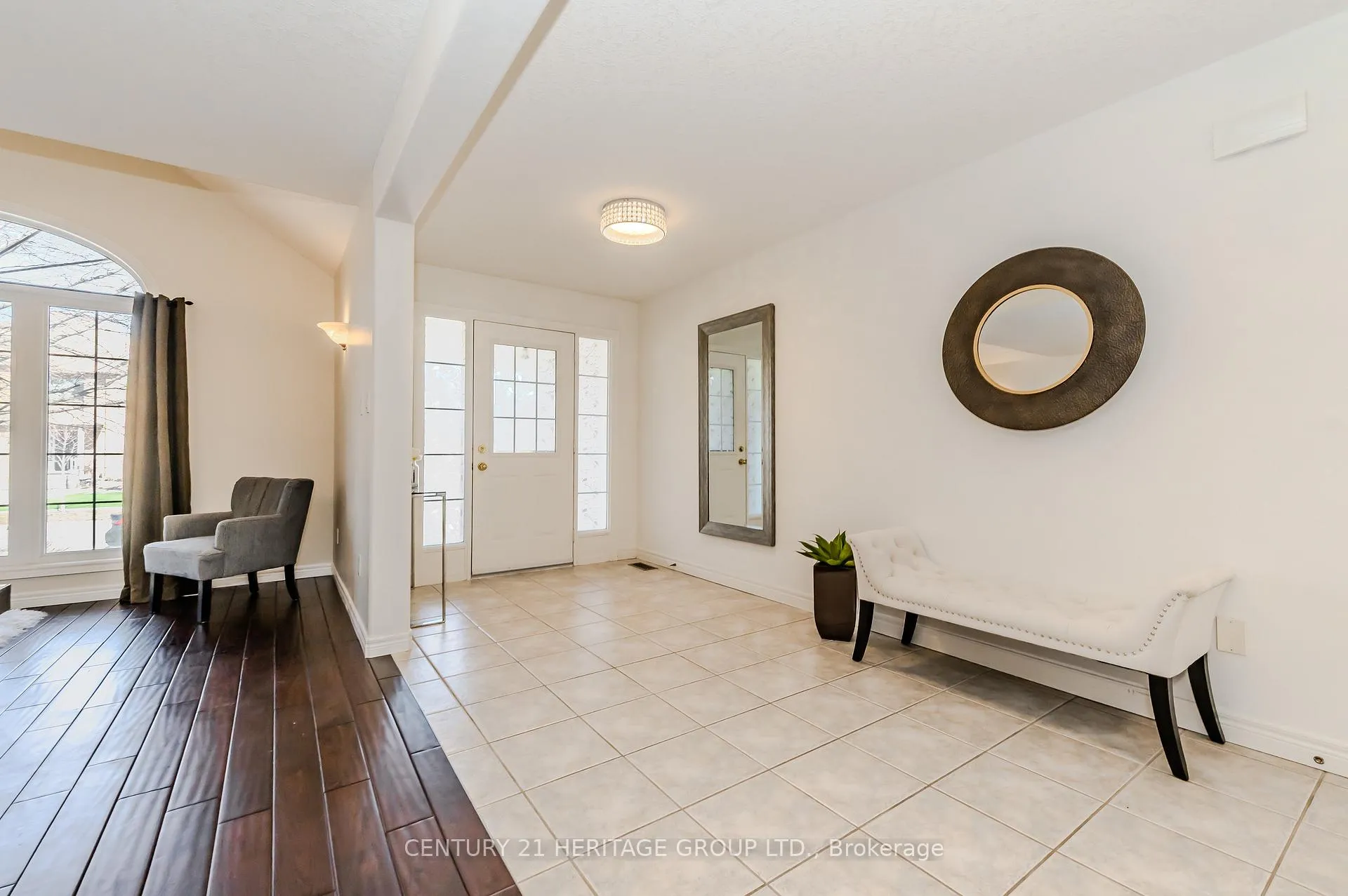 Photo 4 of 218 Hawkswood Drive, Kitchener, Bridgeport — HOMEH