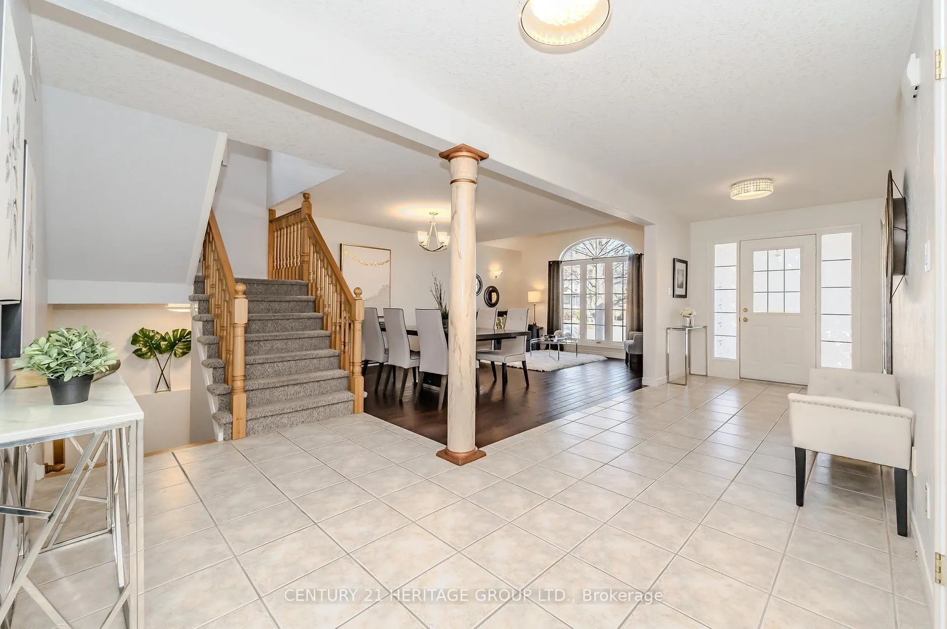 Photo 5 of 218 Hawkswood Drive, Kitchener, Bridgeport — HOMEH
