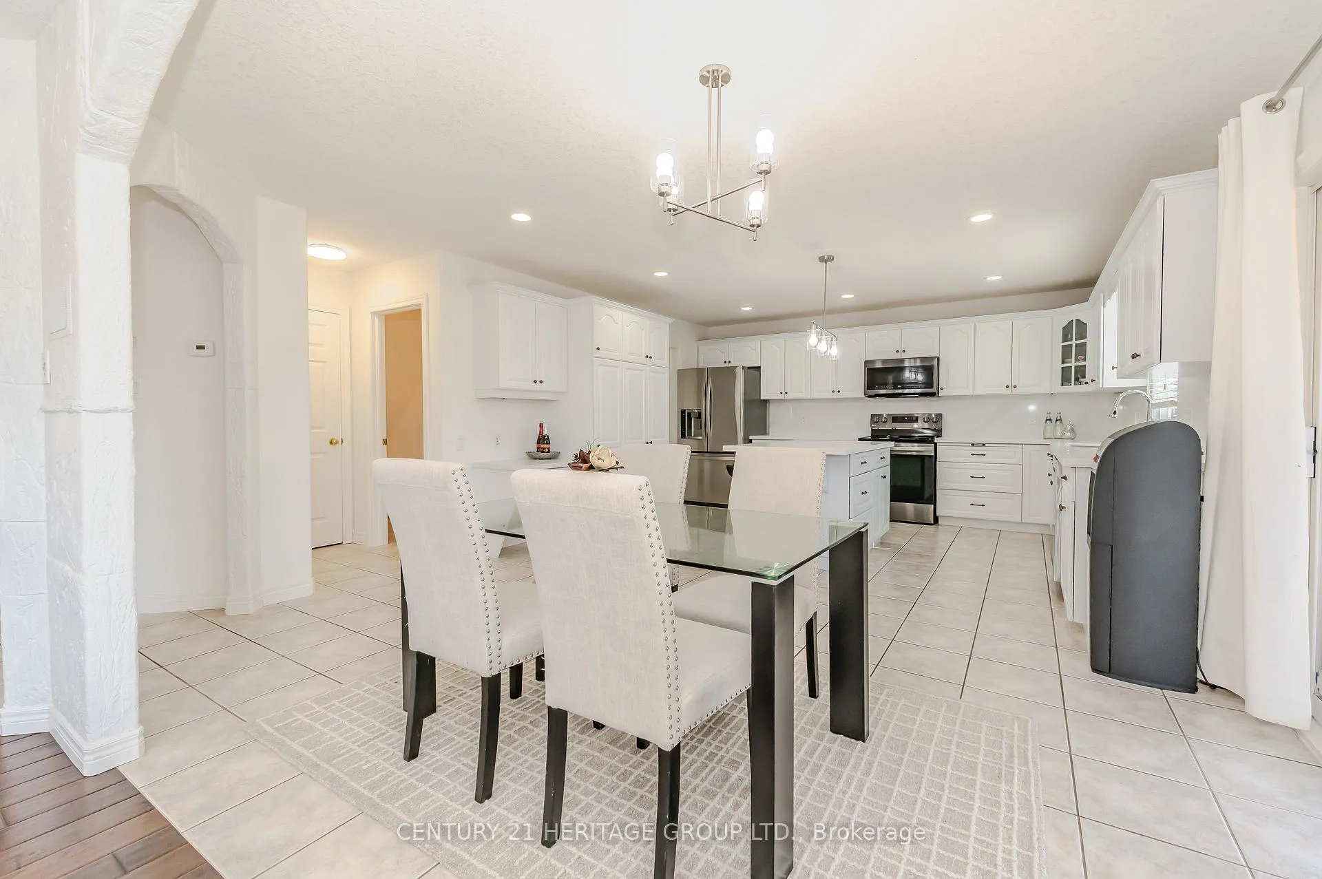 Photo 16 of 218 Hawkswood Drive, Kitchener, Bridgeport — HOMEH