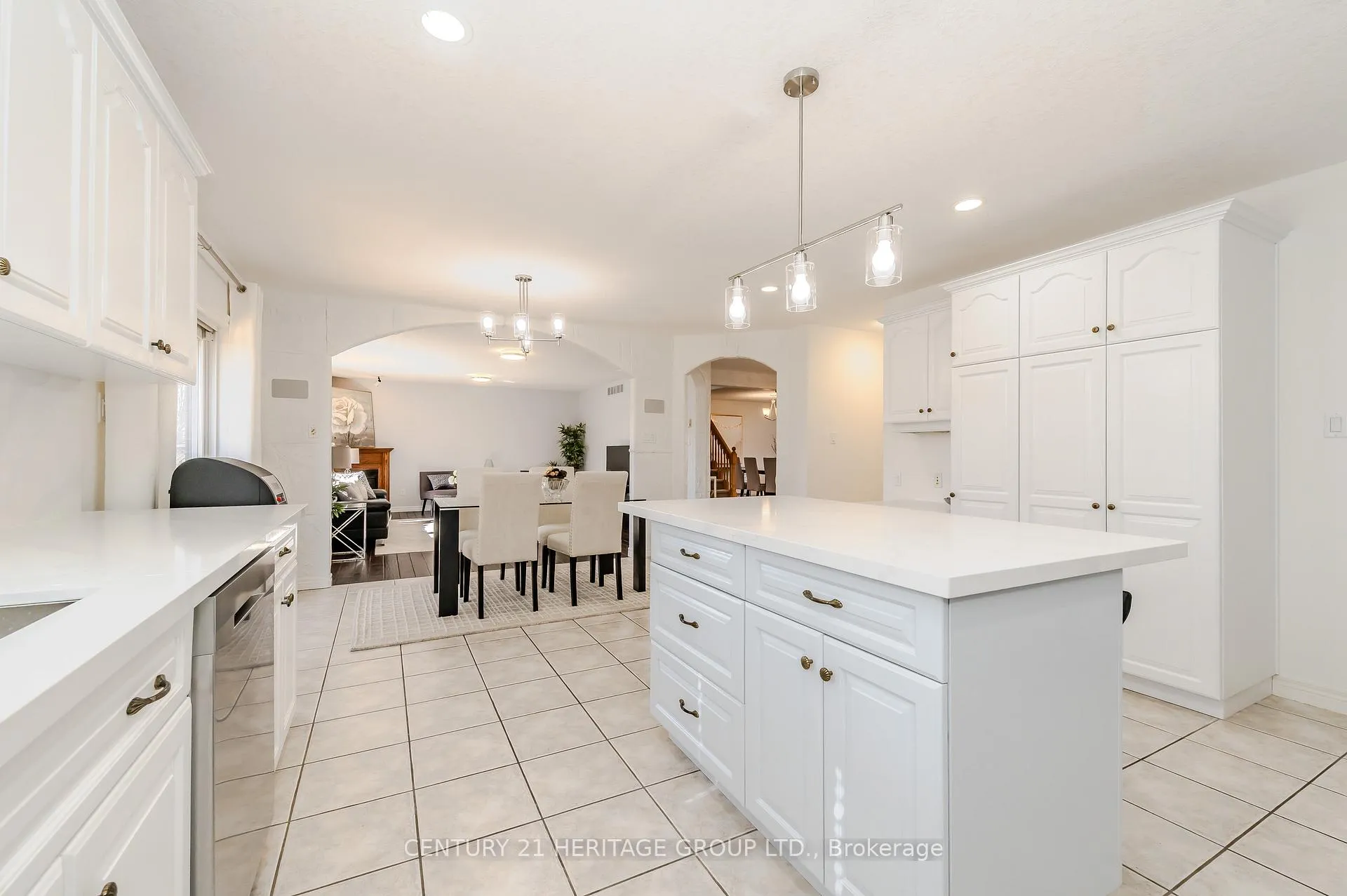 Photo 18 of 218 Hawkswood Drive, Kitchener, Bridgeport — HOMEH