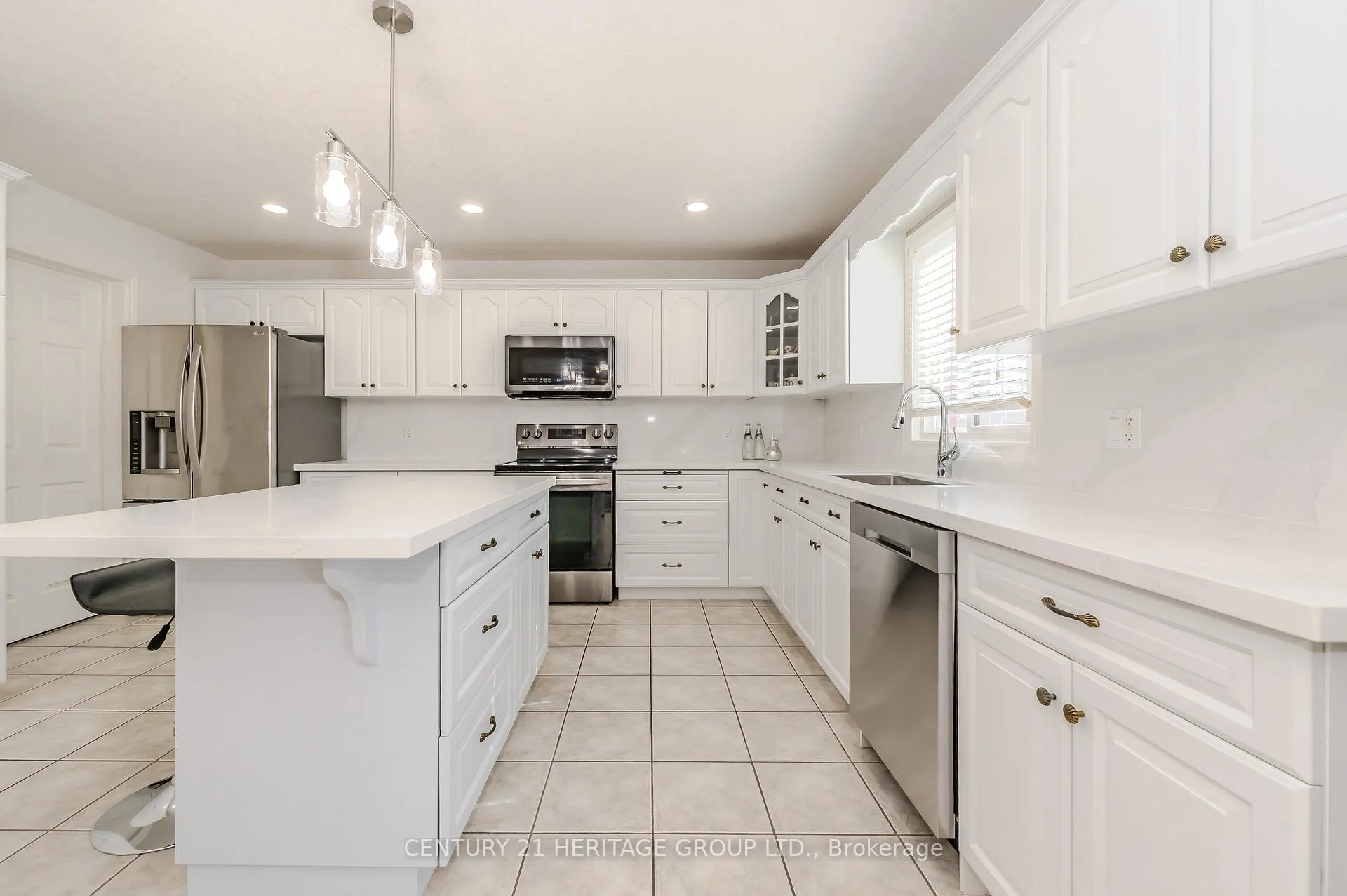 Photo 21 of 218 Hawkswood Drive, Kitchener, Bridgeport — HOMEH