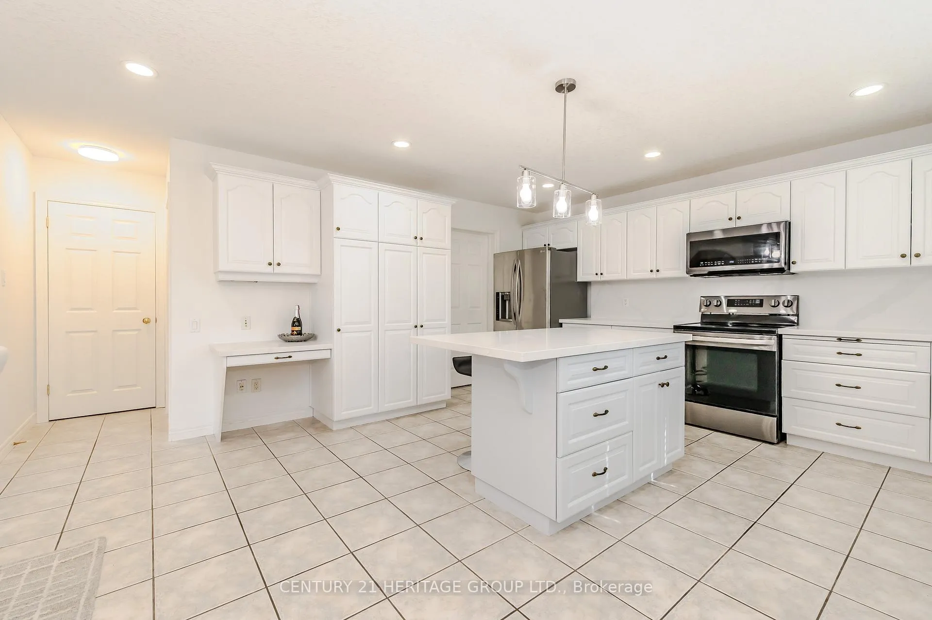 Photo 22 of 218 Hawkswood Drive, Kitchener, Bridgeport — HOMEH