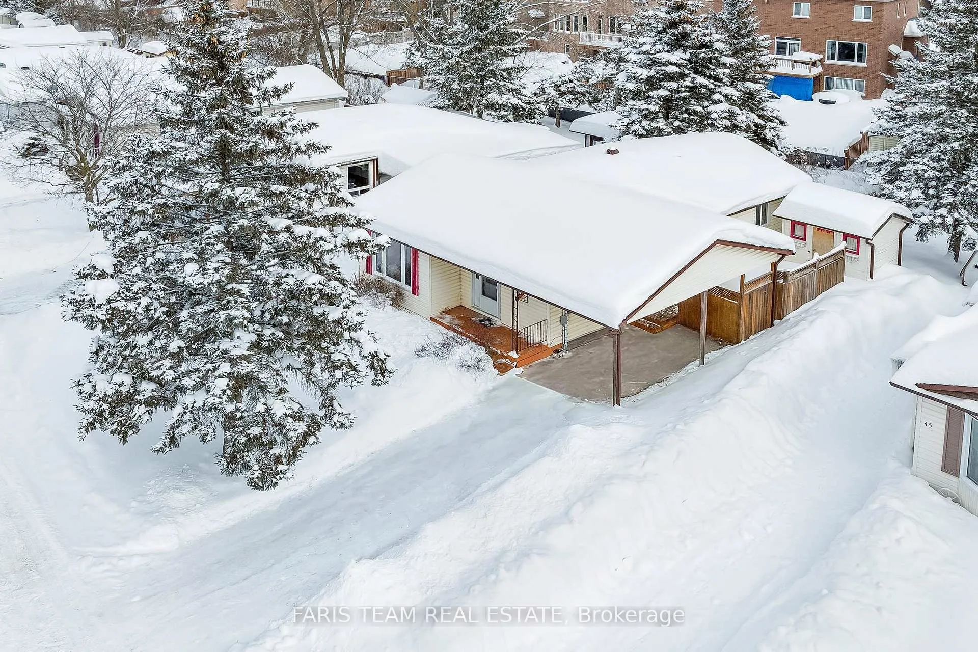Photo 2 of 43 Royal Oak Drive, Innisfil, Cookstown — HOMEH