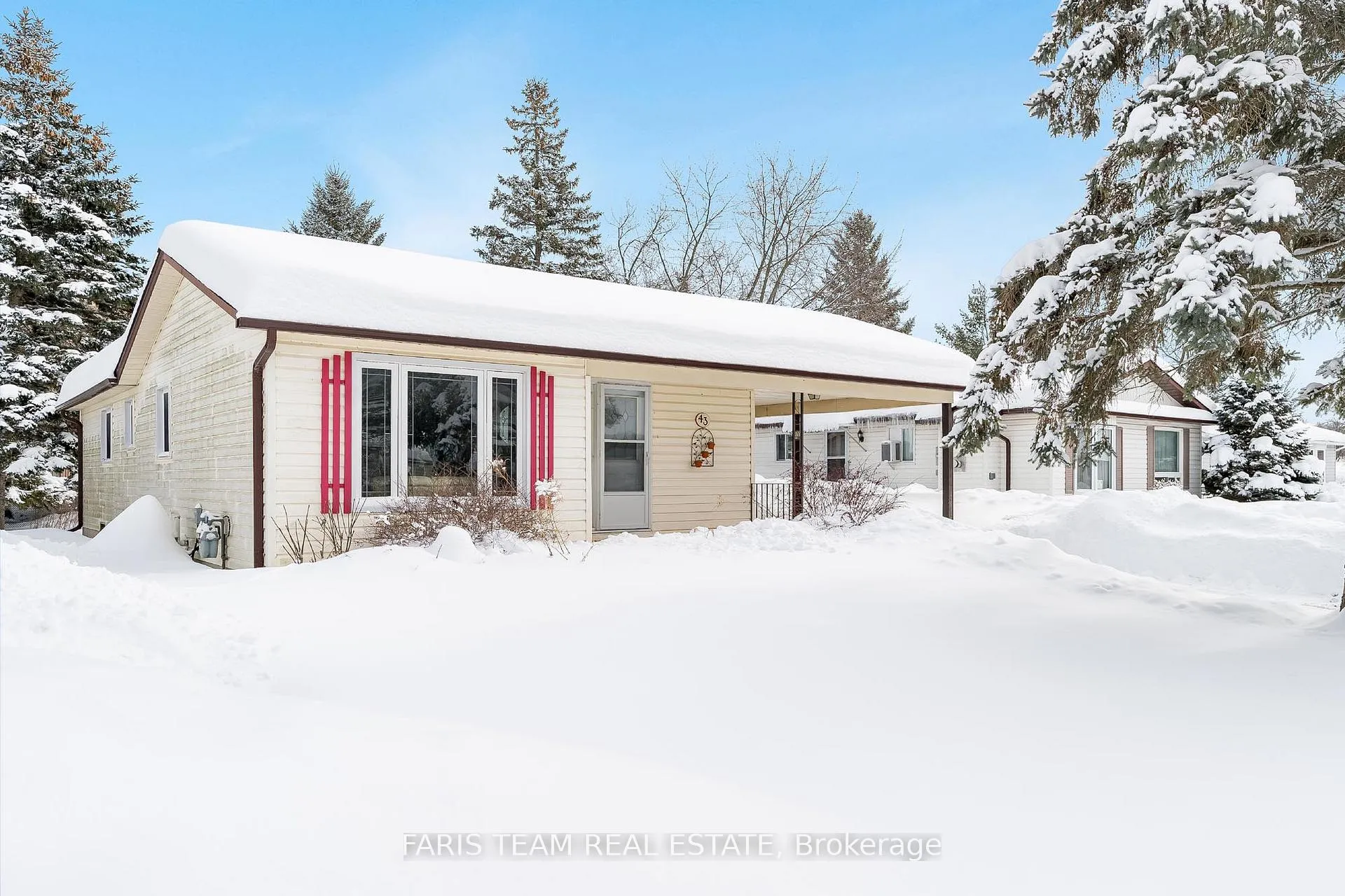 Photo 3 of 43 Royal Oak Drive, Innisfil, Cookstown — HOMEH
