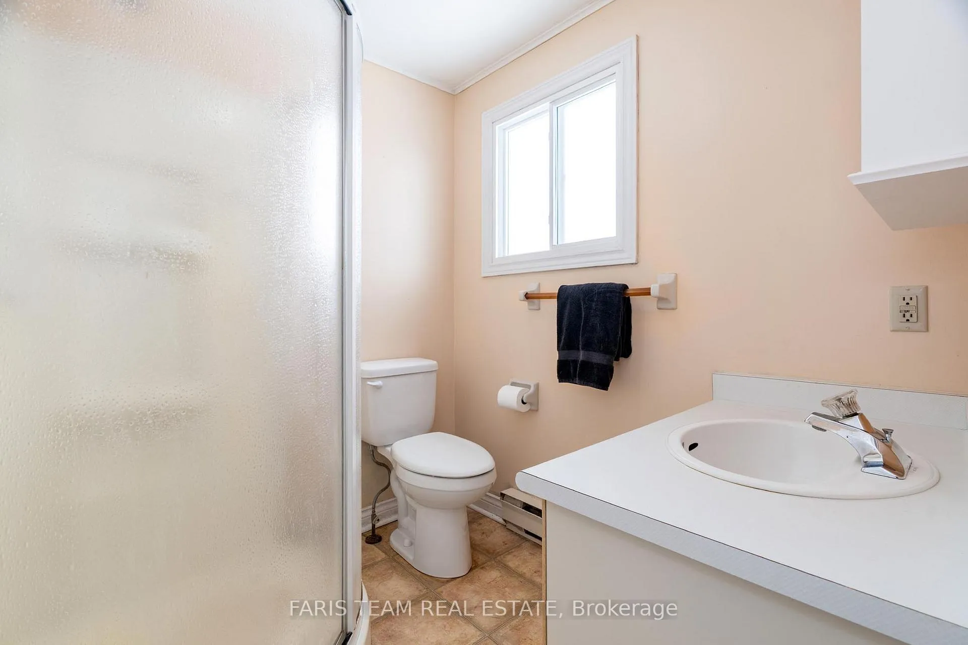 Photo 11 of 43 Royal Oak Drive, Innisfil, Cookstown — HOMEH