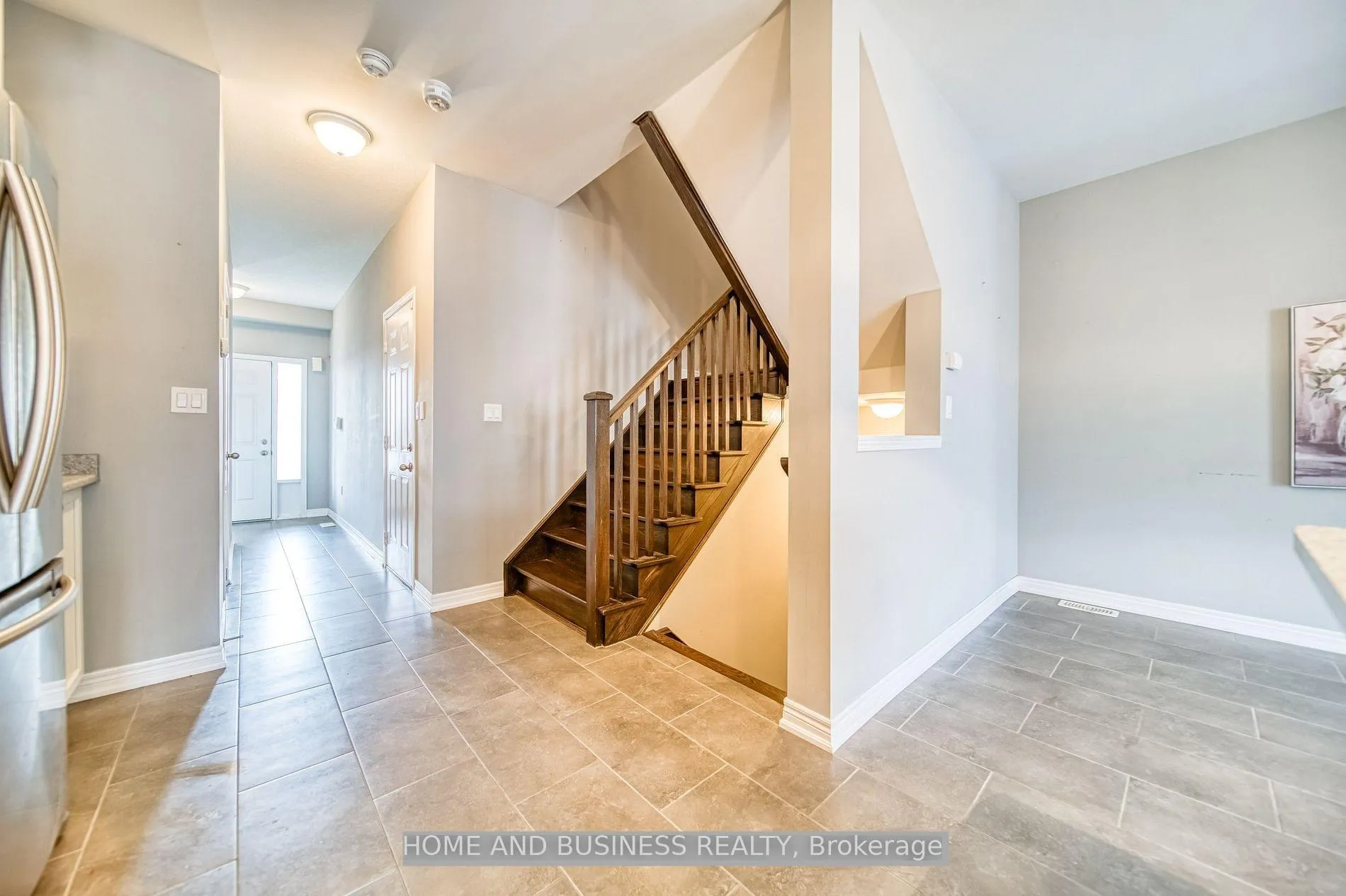 Photo 6 of 206 Lormont Boulevard, Hamilton, Stoney Creek Mountain — HOMEH