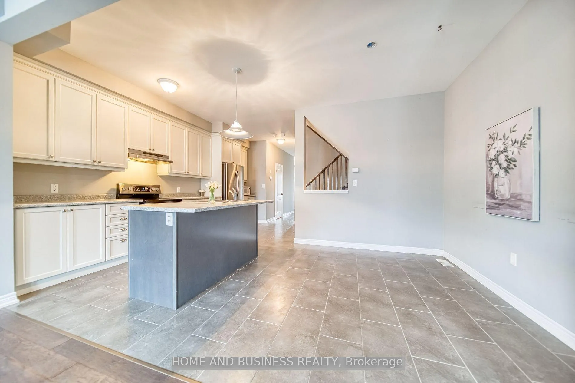 Photo 9 of 206 Lormont Boulevard, Hamilton, Stoney Creek Mountain — HOMEH