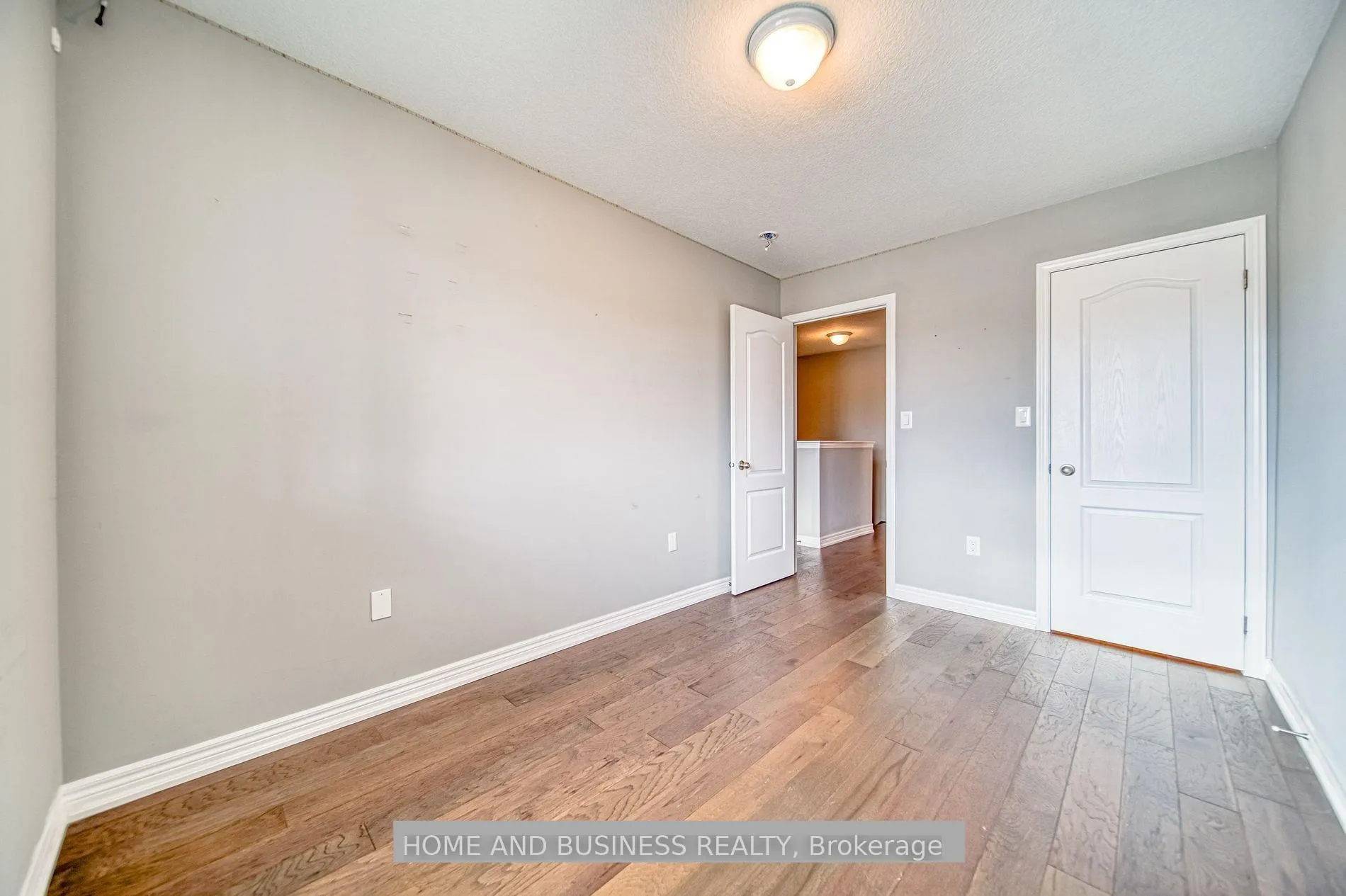 Photo 21 of 206 Lormont Boulevard, Hamilton, Stoney Creek Mountain — HOMEH