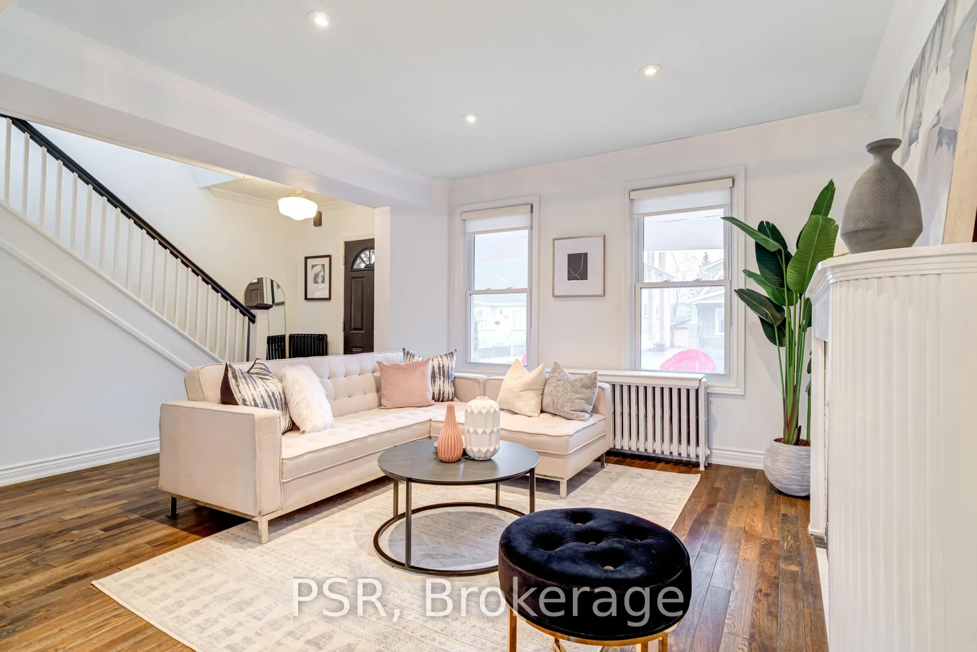 Photo 3 of 358 Cedarvale Avenue, Toronto, Woodbine-Lumsden — HOMEH