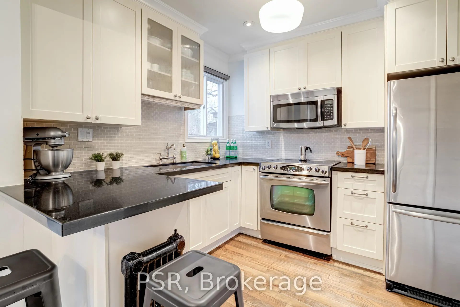 Photo 13 of 358 Cedarvale Avenue, Toronto, Woodbine-Lumsden — HOMEH