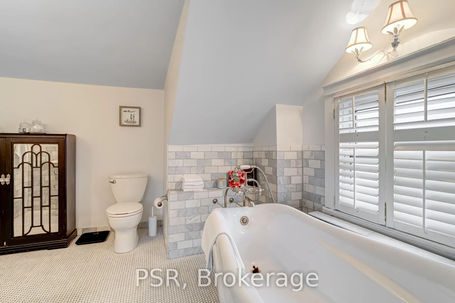 Photo 22 of 358 Cedarvale Avenue, Toronto, Woodbine-Lumsden — HOMEH