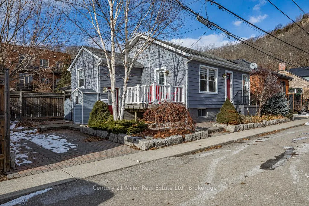 Photo 1 of 2 Bond Street N, Hamilton, Dundas — HOMEH