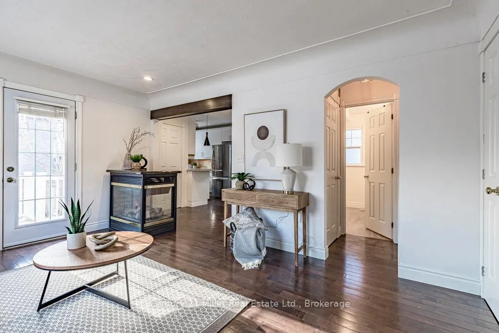 Photo 4 of 2 Bond Street N, Hamilton, Dundas — HOMEH