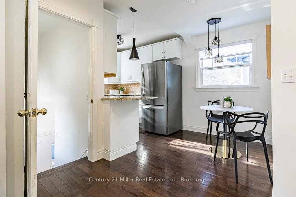 Photo 10 of 2 Bond Street N, Hamilton, Dundas — HOMEH