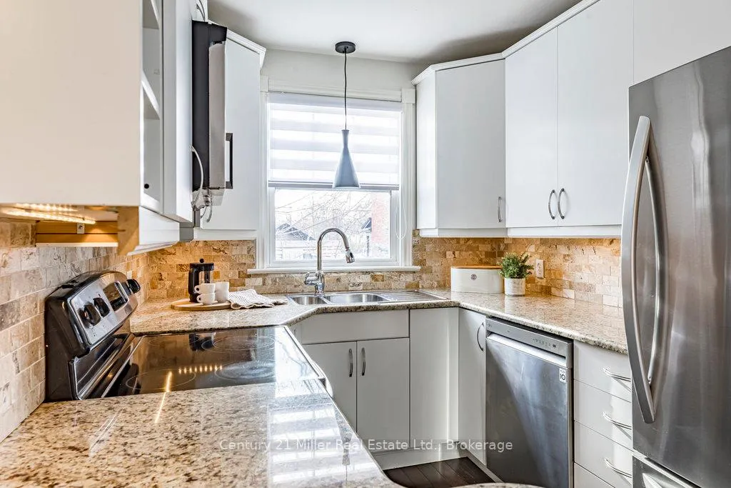 Photo 13 of 2 Bond Street N, Hamilton, Dundas — HOMEH