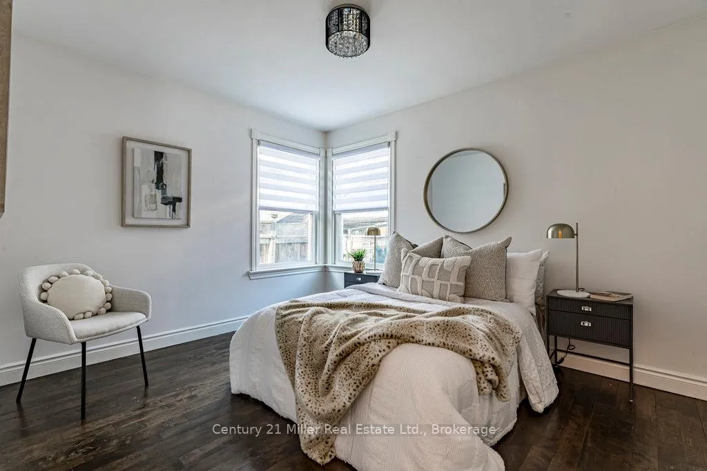 Photo 17 of 2 Bond Street N, Hamilton, Dundas — HOMEH