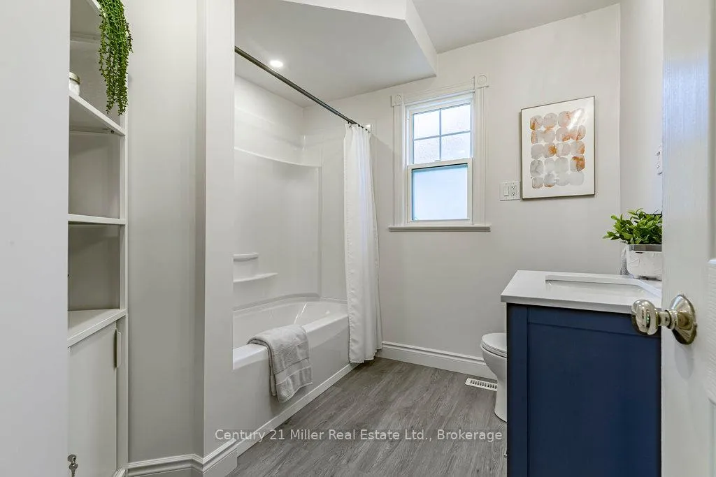Photo 20 of 2 Bond Street N, Hamilton, Dundas — HOMEH