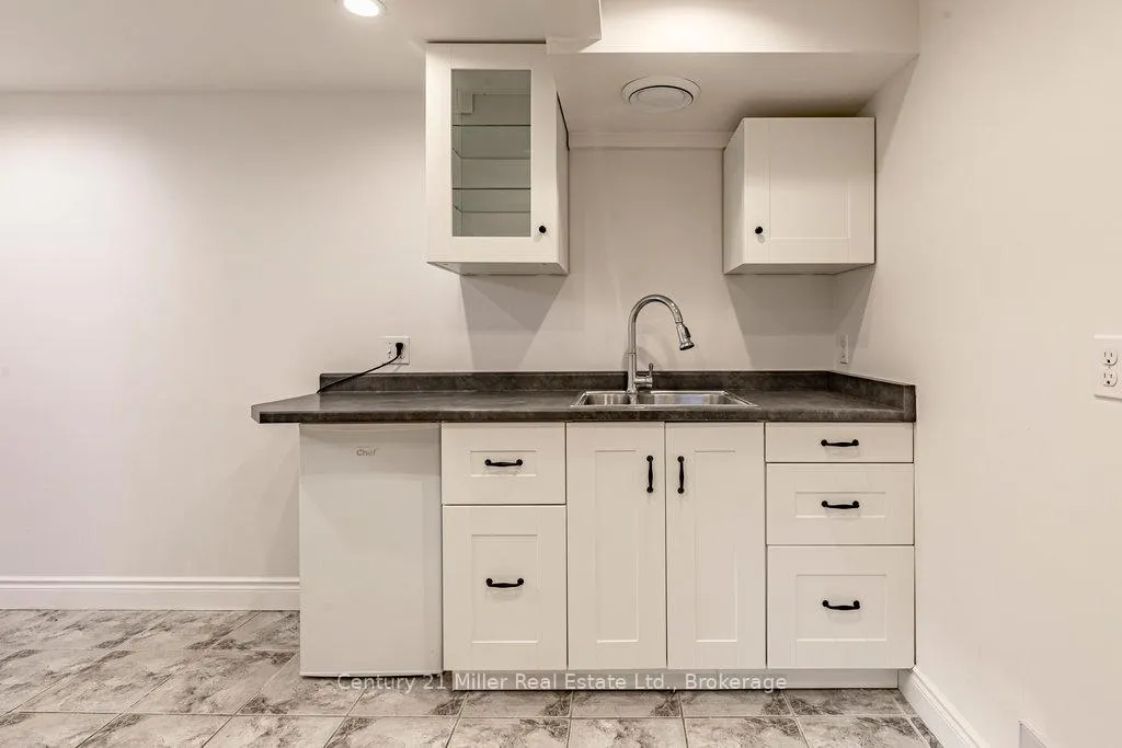 Photo 29 of 2 Bond Street N, Hamilton, Dundas — HOMEH