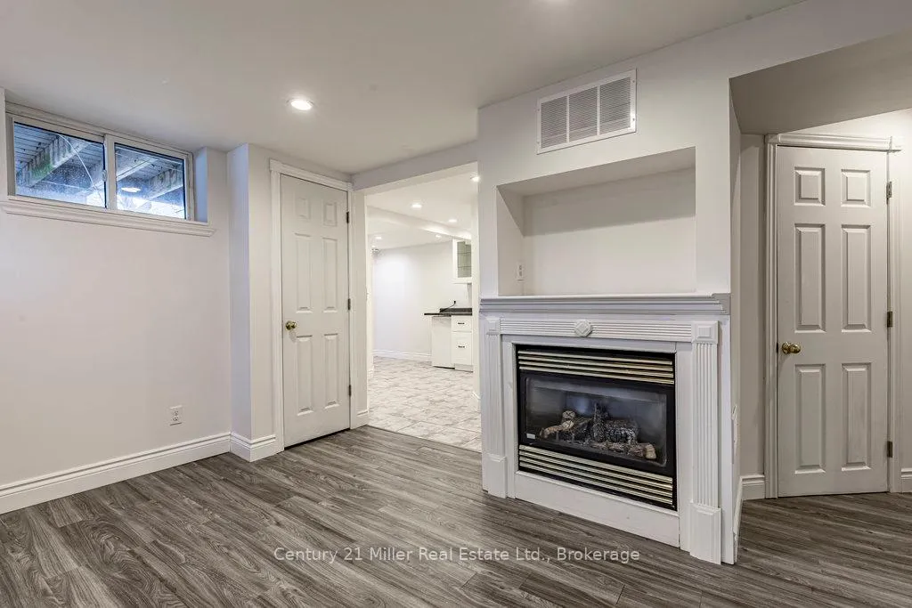 Photo 31 of 2 Bond Street N, Hamilton, Dundas — HOMEH