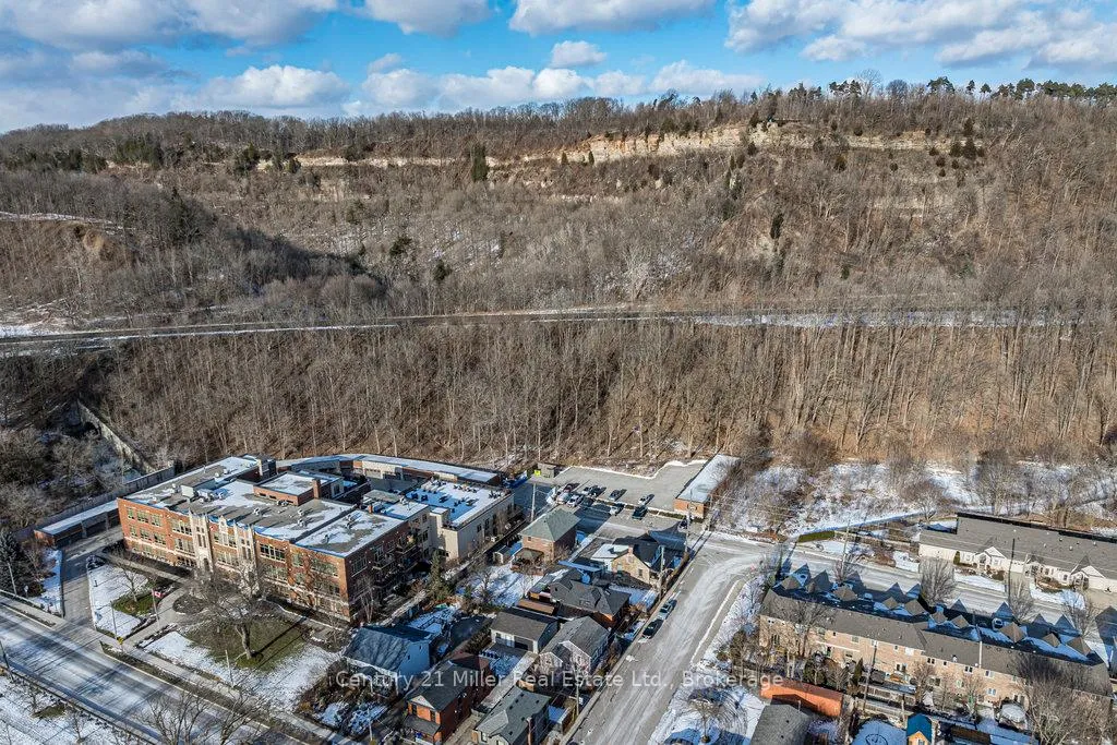 Photo 39 of 2 Bond Street N, Hamilton, Dundas — HOMEH