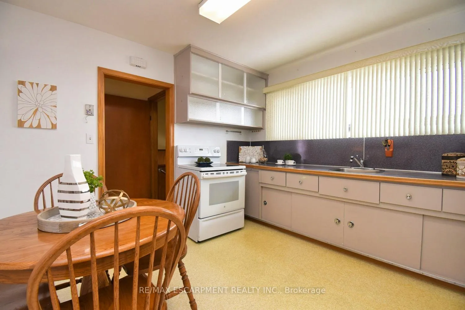 Photo 8 of 40 Seeley Avenue, Hamilton, Burkholme — HOMEH
