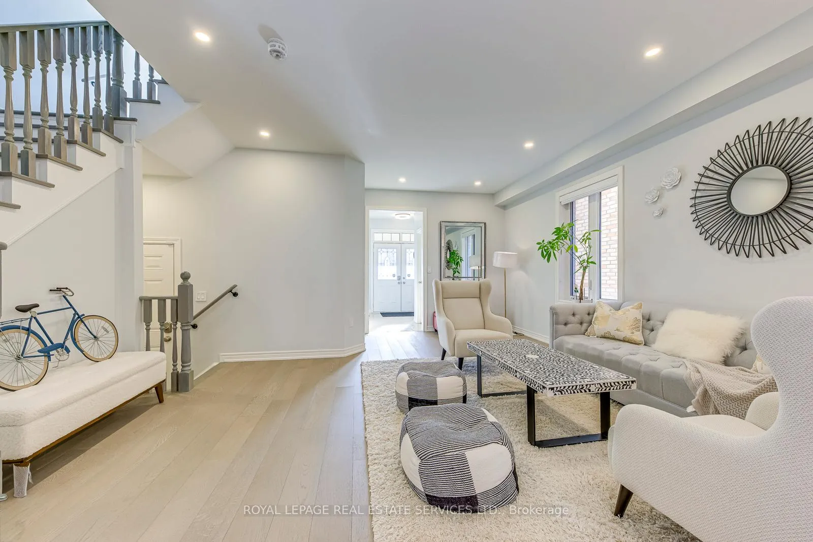 Photo 9 of 563 Settlers Road W, Oakville, Sixteen Hollow — HOMEH
