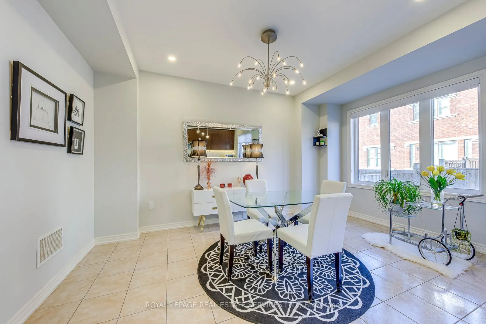 Photo 11 of 563 Settlers Road W, Oakville, Sixteen Hollow — HOMEH