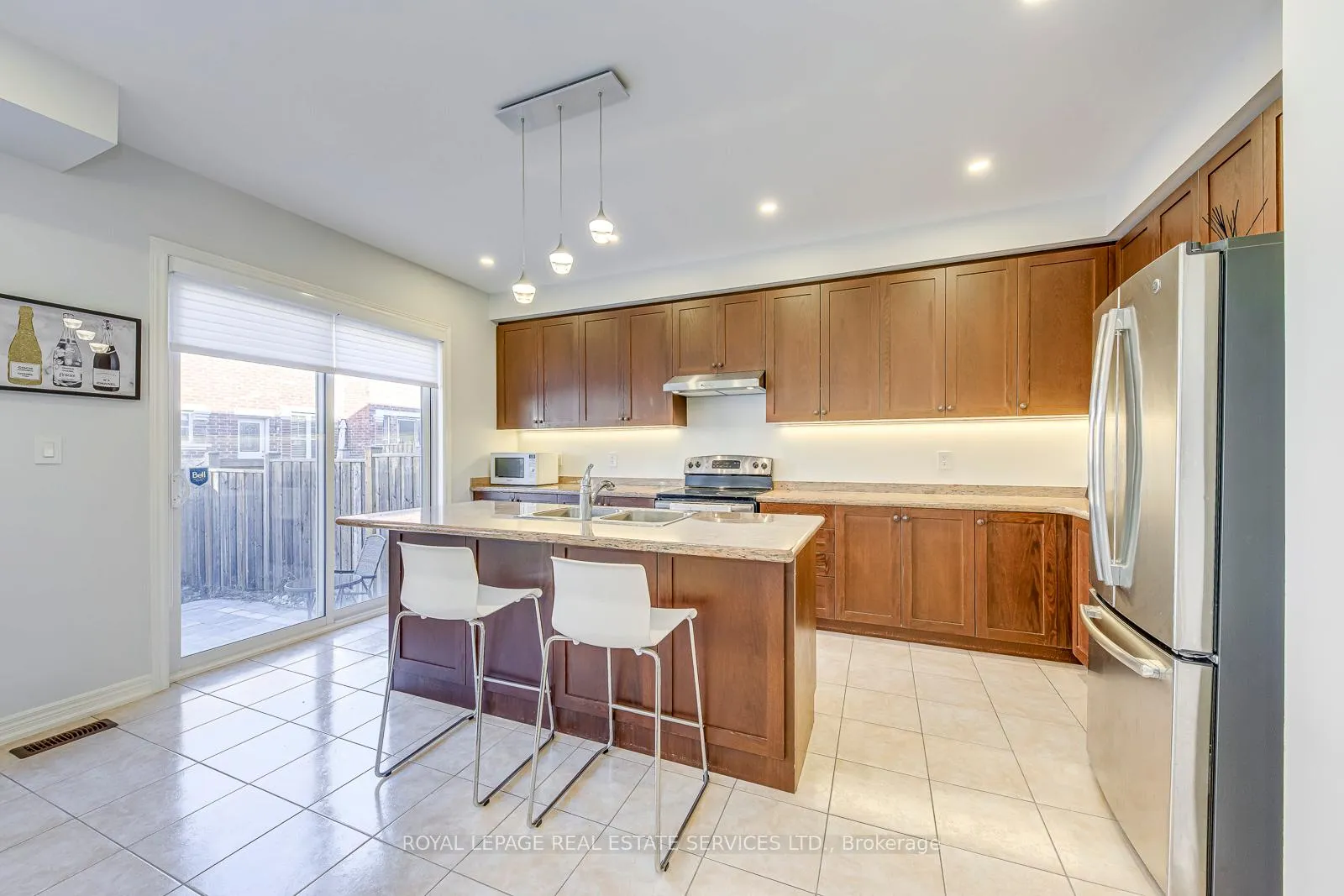 Photo 14 of 563 Settlers Road W, Oakville, Sixteen Hollow — HOMEH