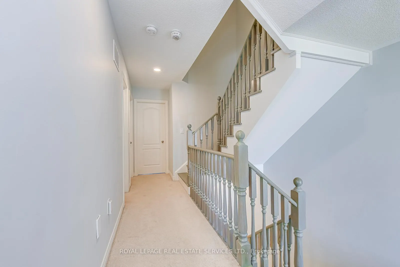 Photo 20 of 563 Settlers Road W, Oakville, Sixteen Hollow — HOMEH