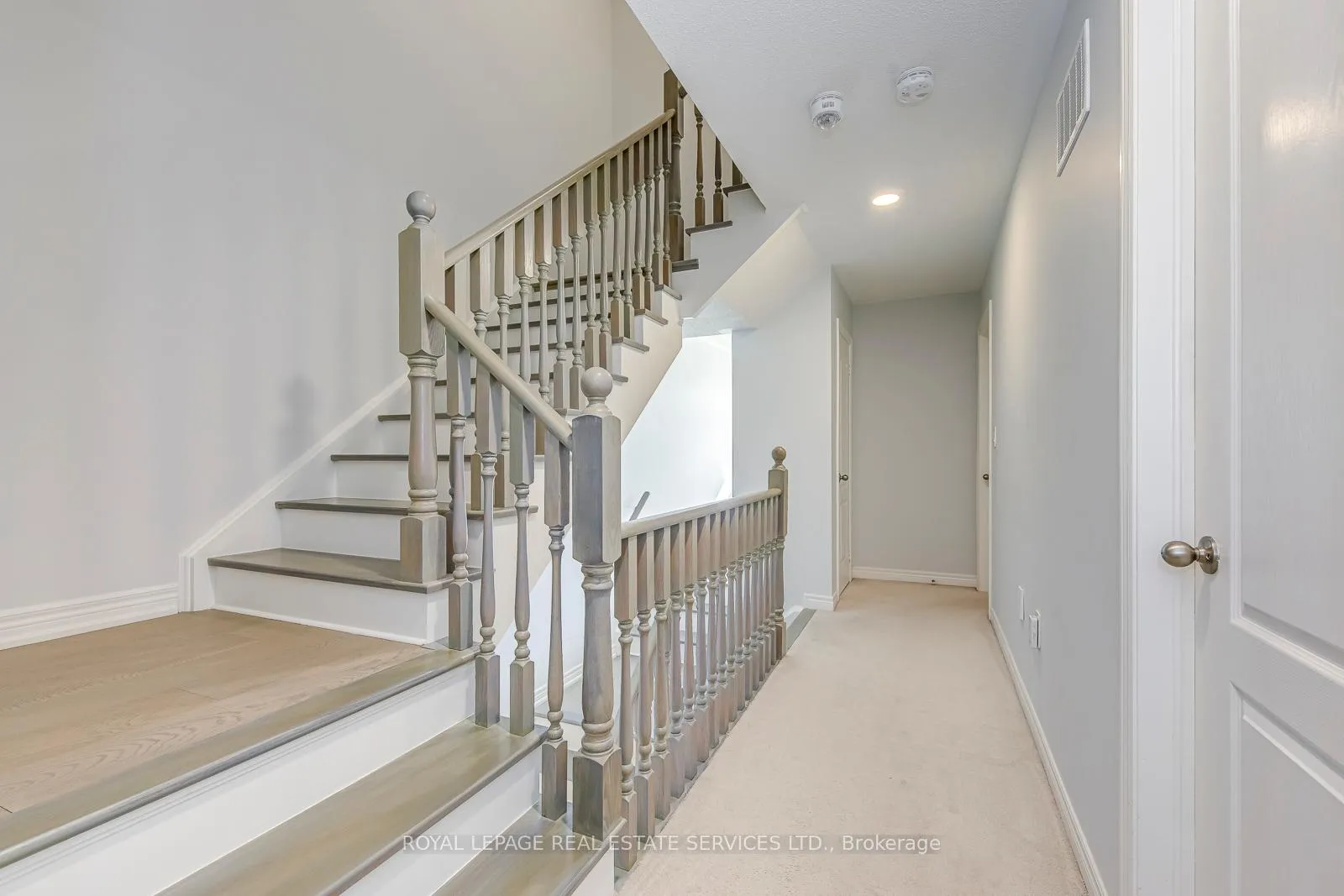 Photo 21 of 563 Settlers Road W, Oakville, Sixteen Hollow — HOMEH