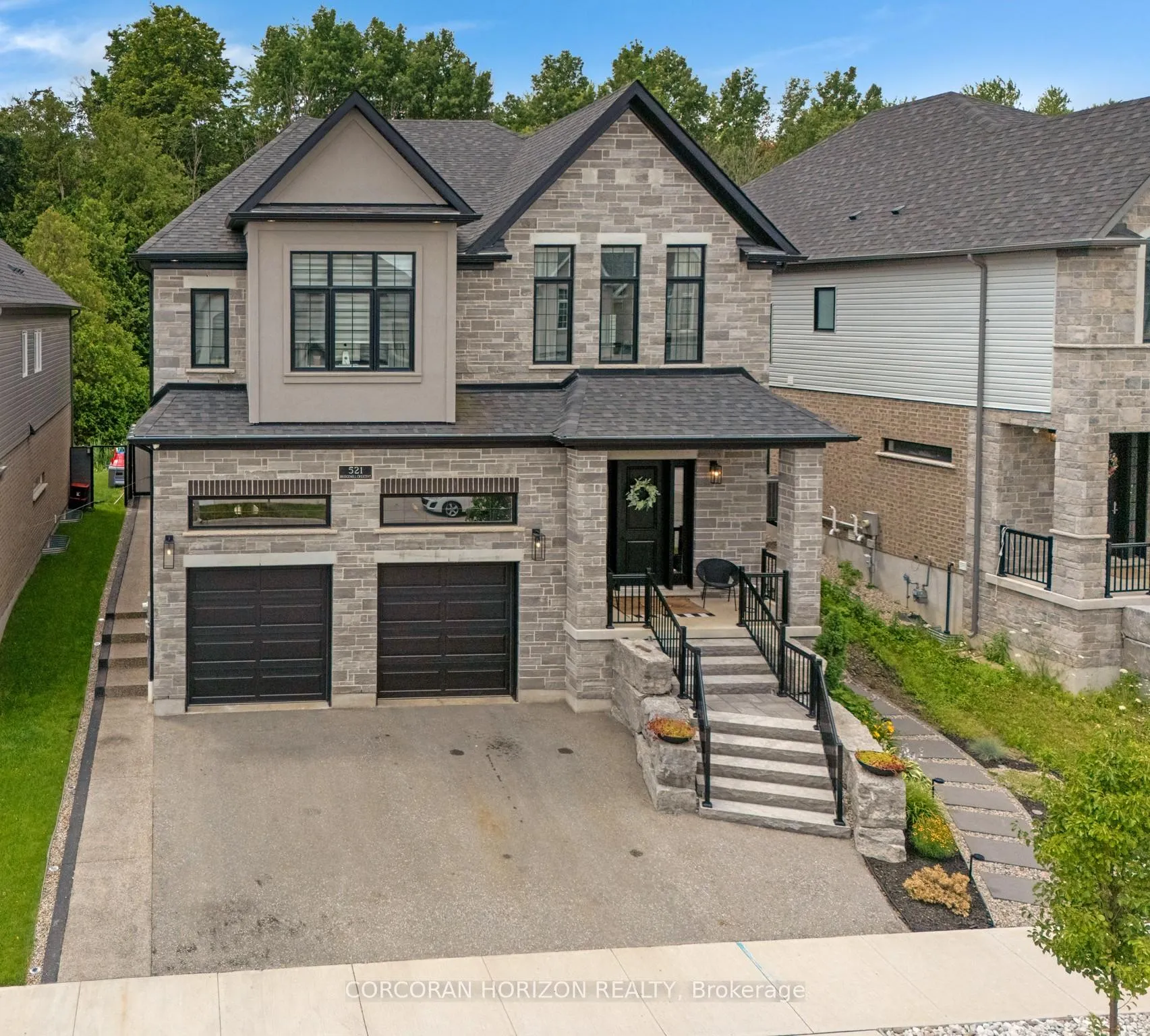 Photo 2 of 521 Bridgemill Crescent, Kitchener — HOMEH