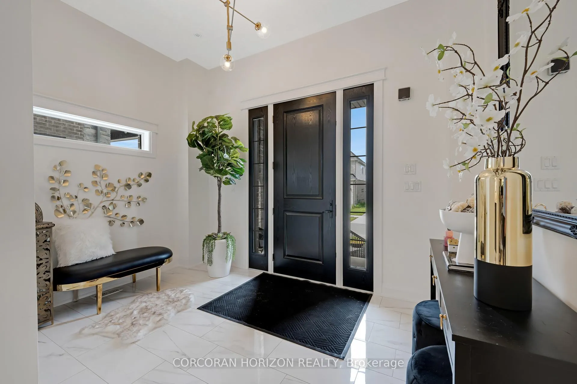 Photo 5 of 521 Bridgemill Crescent, Kitchener — HOMEH