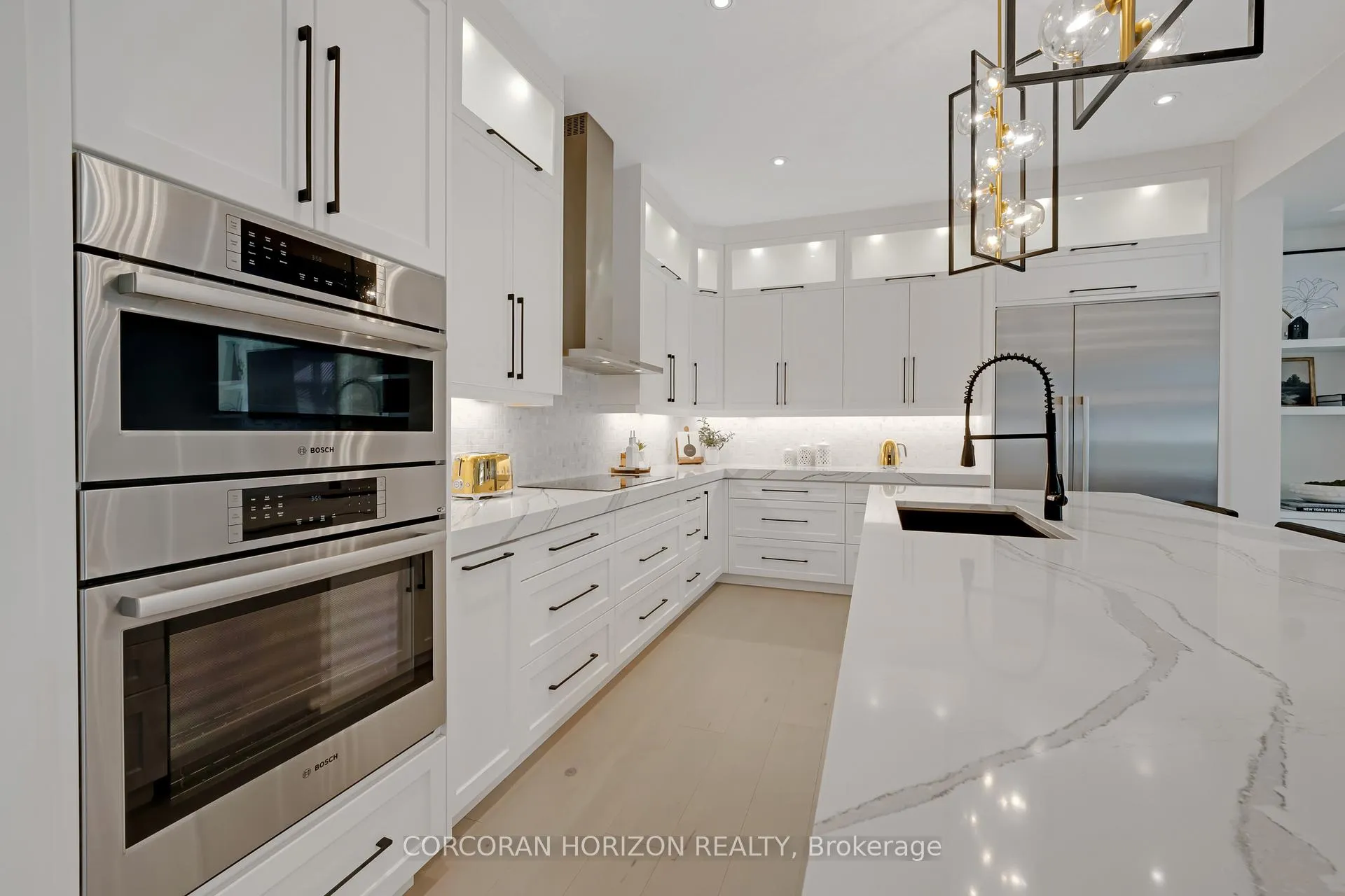 Photo 13 of 521 Bridgemill Crescent, Kitchener — HOMEH