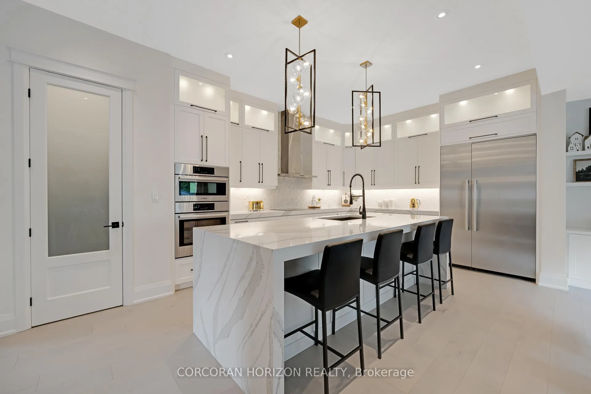 Photo 16 of 521 Bridgemill Crescent, Kitchener — HOMEH