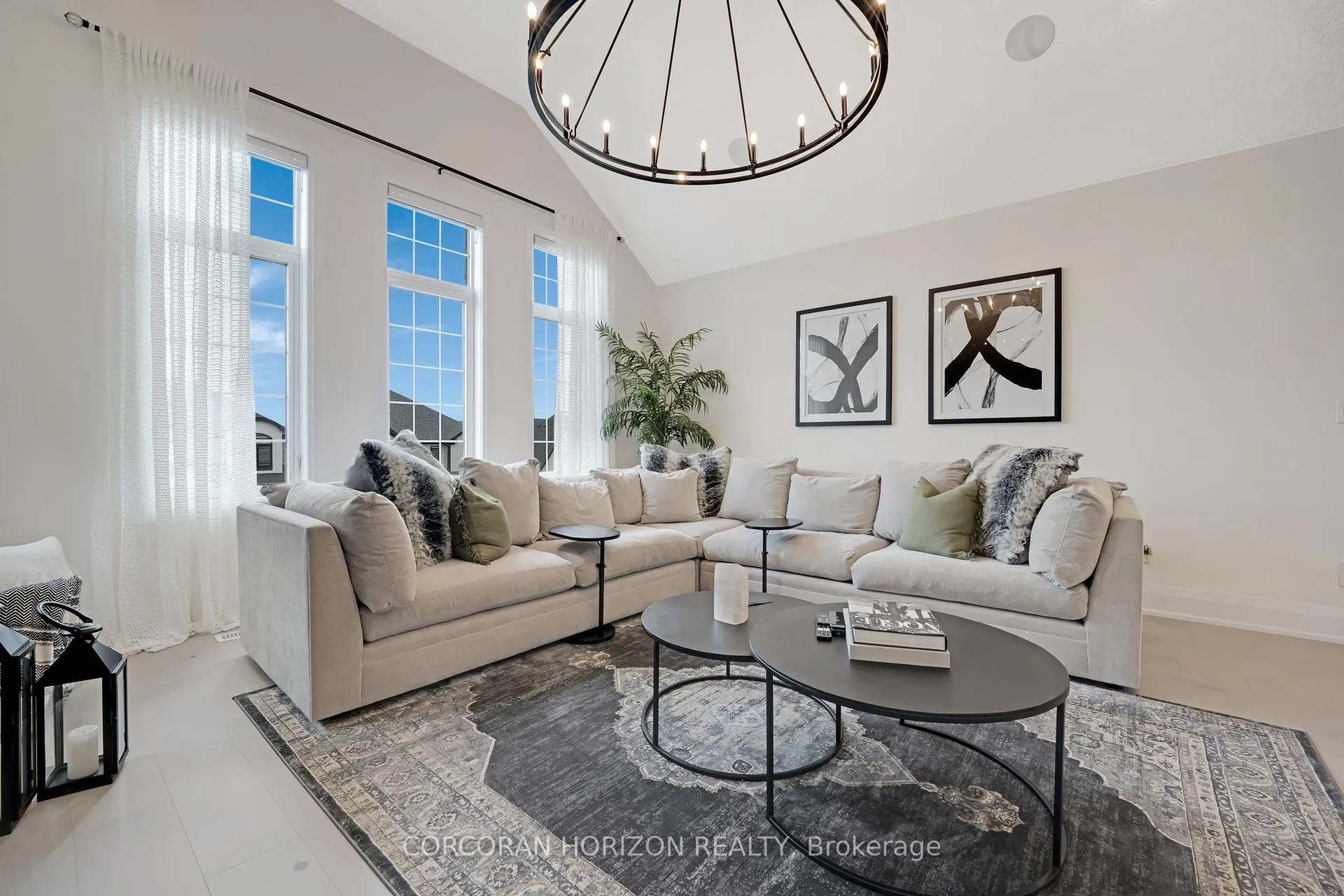 Photo 22 of 521 Bridgemill Crescent, Kitchener — HOMEH