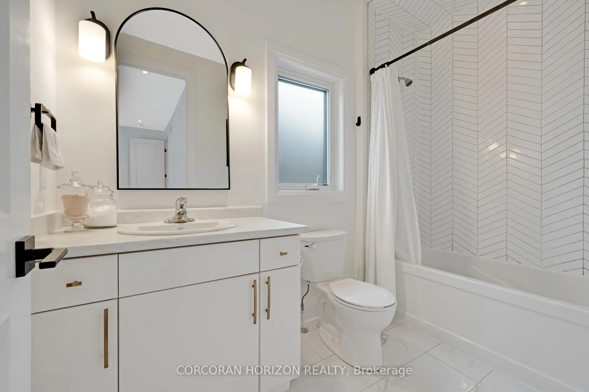 Photo 24 of 521 Bridgemill Crescent, Kitchener — HOMEH