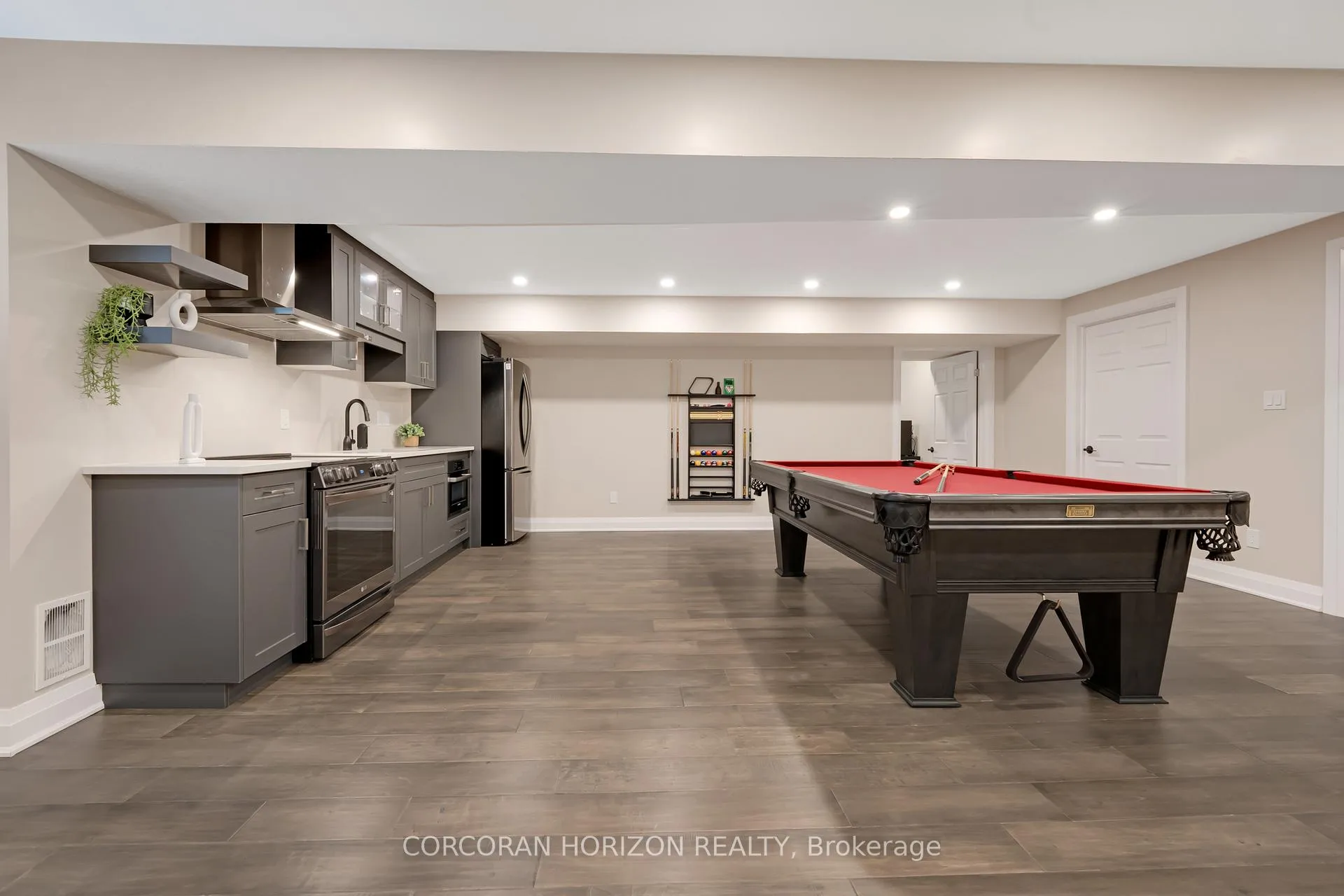 Photo 34 of 521 Bridgemill Crescent, Kitchener — HOMEH