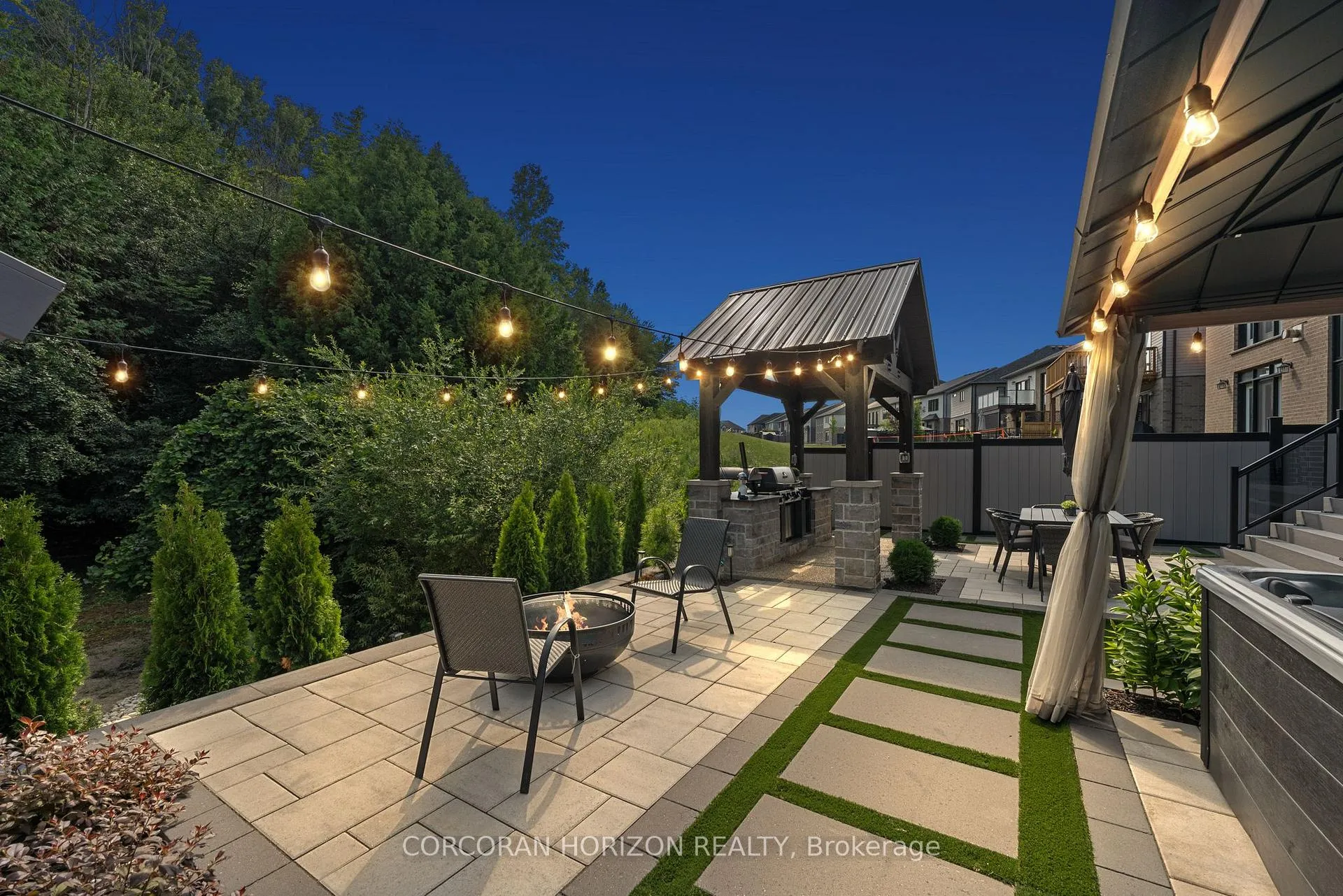 Photo 41 of 521 Bridgemill Crescent, Kitchener — HOMEH