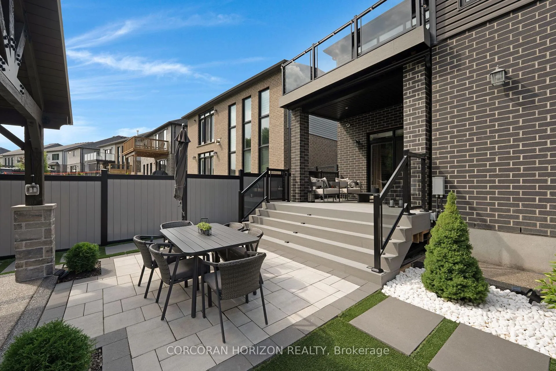 Photo 46 of 521 Bridgemill Crescent, Kitchener — HOMEH
