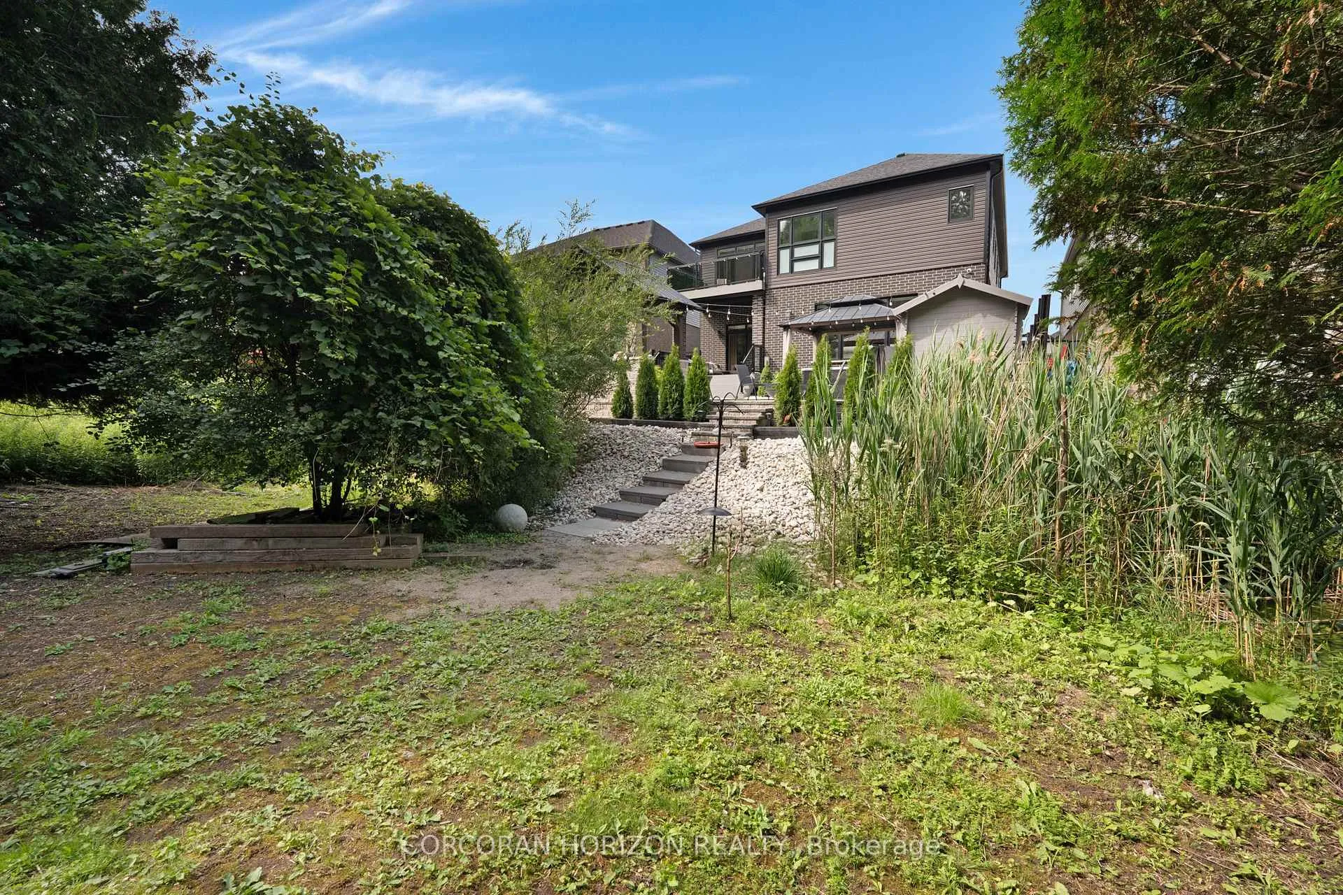 Photo 48 of 521 Bridgemill Crescent, Kitchener — HOMEH