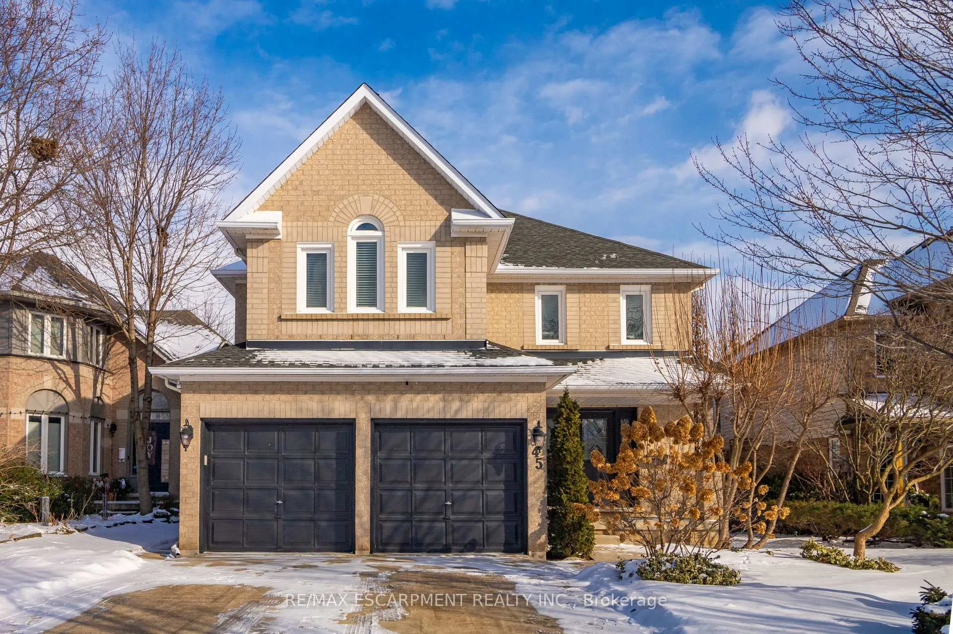 Photo 4 of 45 Strathroy Crescent, Hamilton, Waterdown — HOMEH
