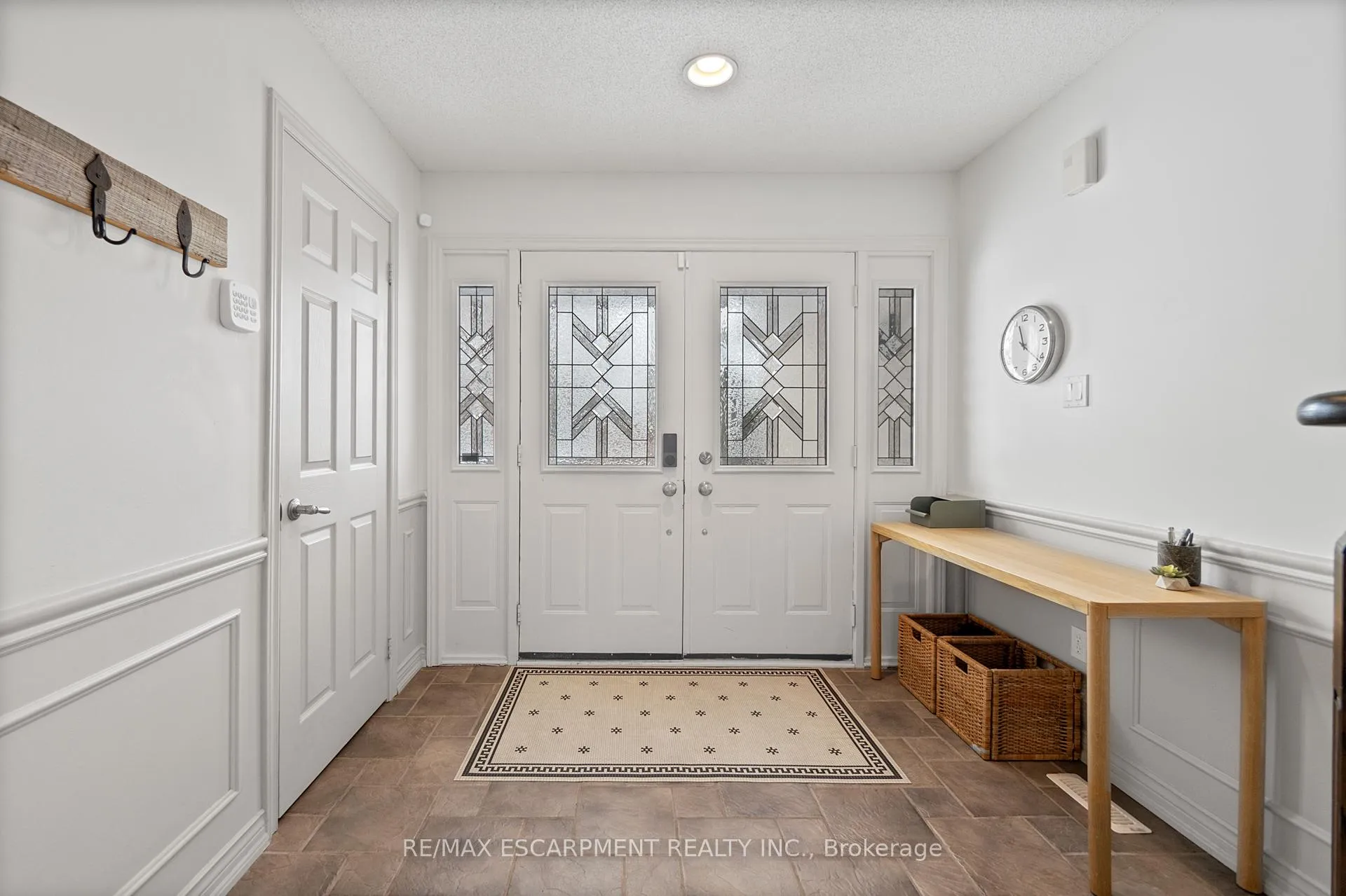 Photo 6 of 45 Strathroy Crescent, Hamilton, Waterdown — HOMEH