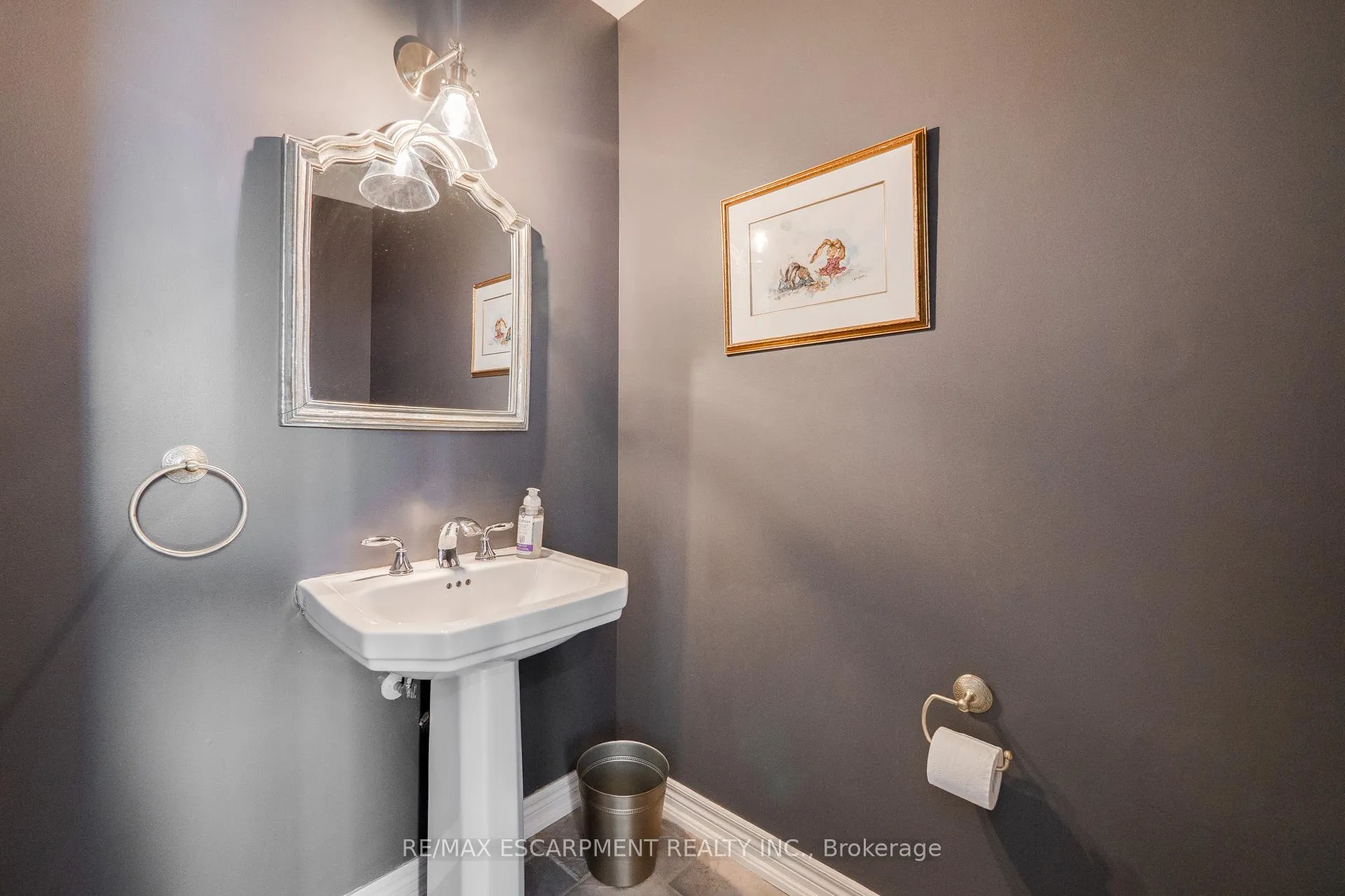 Photo 7 of 45 Strathroy Crescent, Hamilton, Waterdown — HOMEH
