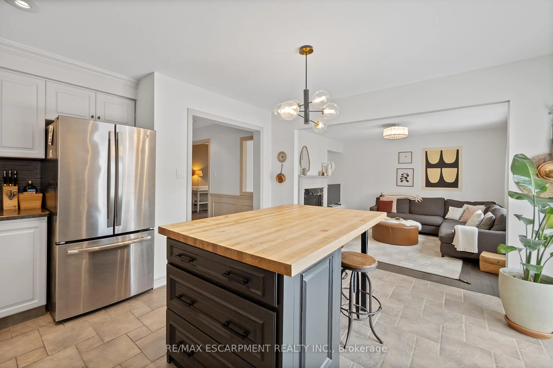 Photo 16 of 45 Strathroy Crescent, Hamilton, Waterdown — HOMEH